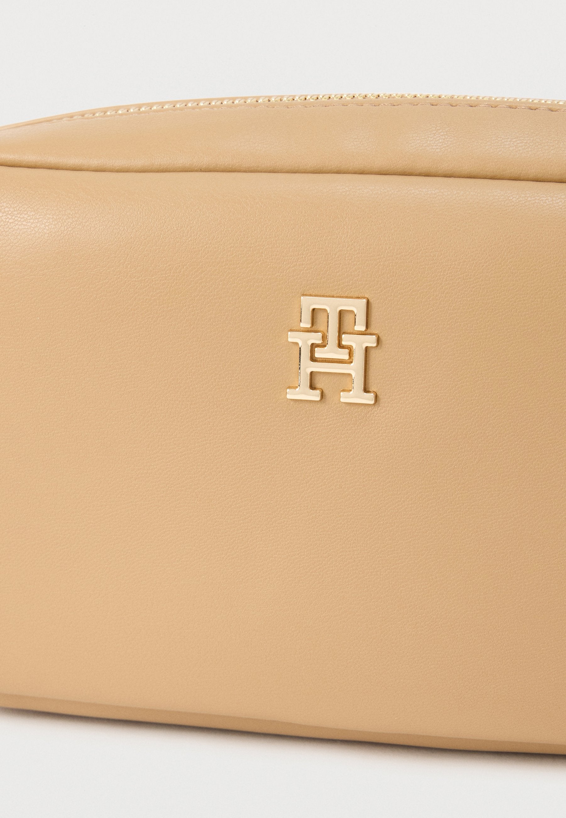 TH ESSENTIAL CAMERA BAG - Cross body bag - safari