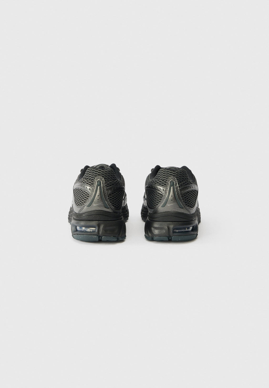 AIR MAX MOTO 2K - Antrenman Ayakkabısı - siyah/koyu duman grisi/metalik koyu gri