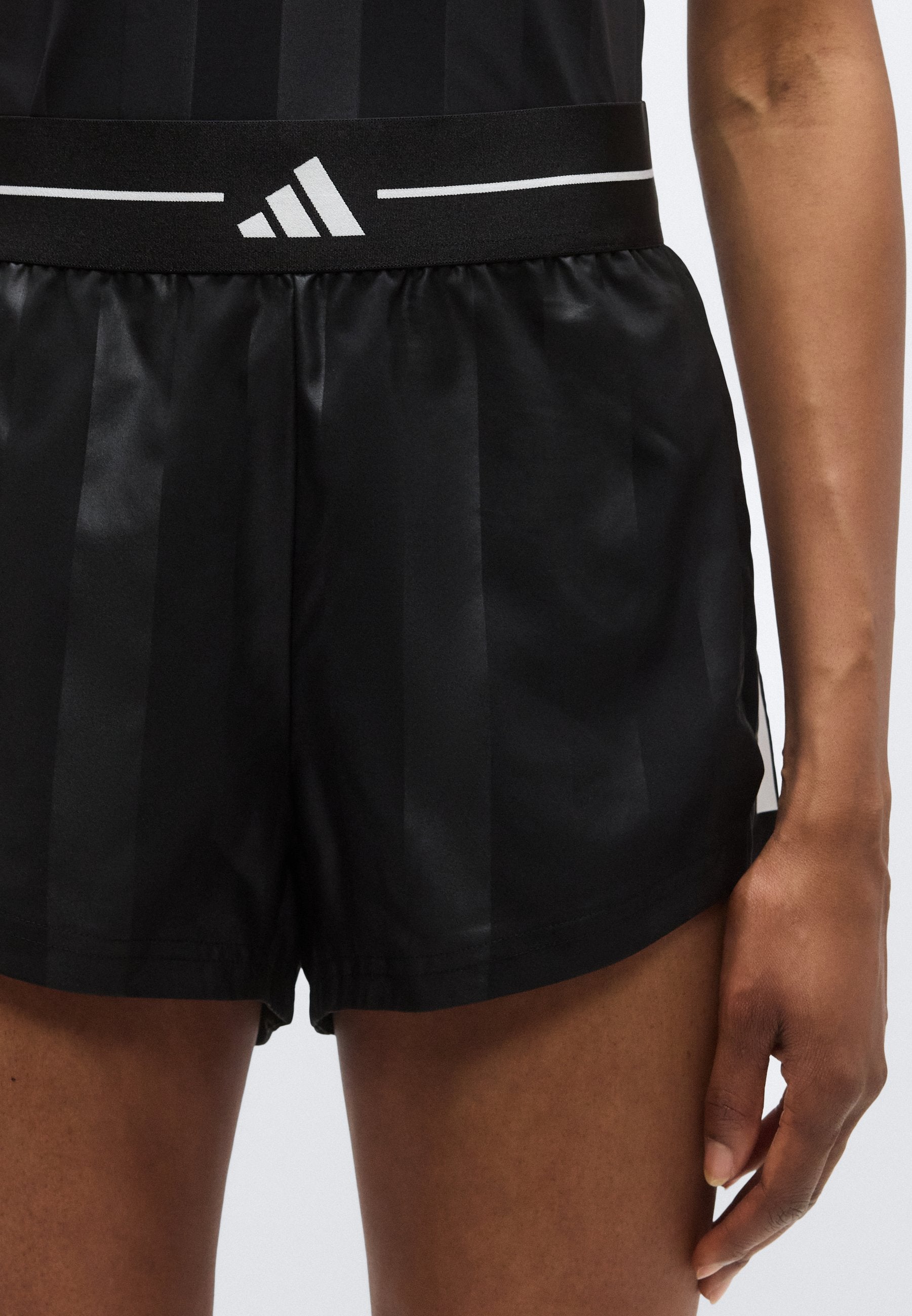 HYPERGLAM  3 STRIPES EMBOSS WOVEN - Sports shorts - black