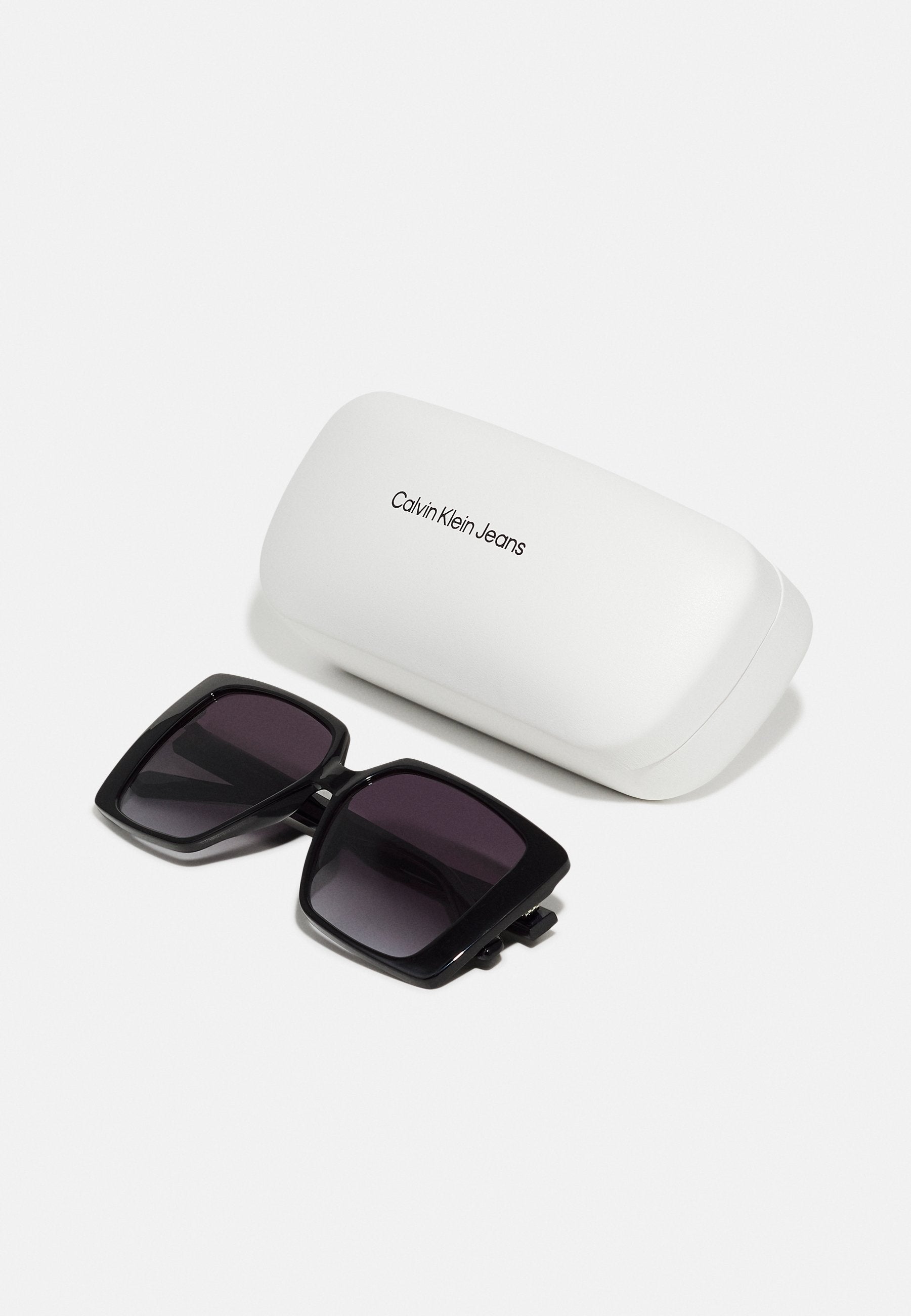 Sunglasses - black