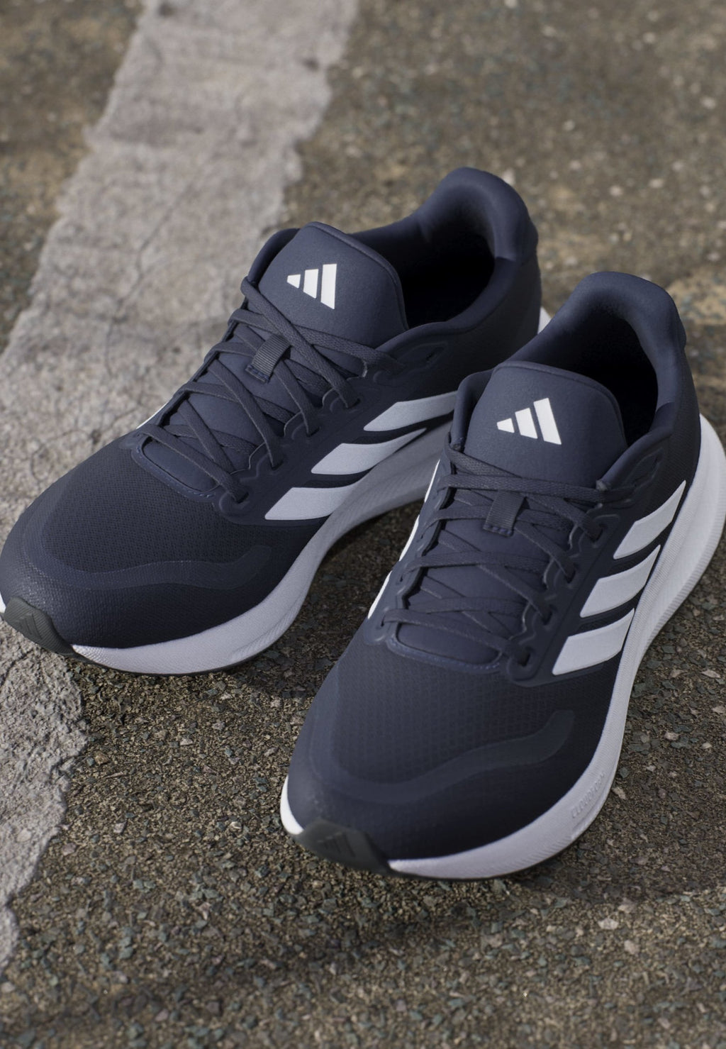 RUNFALCON 5 - Road running shoes - legend ink/footwear white/core black