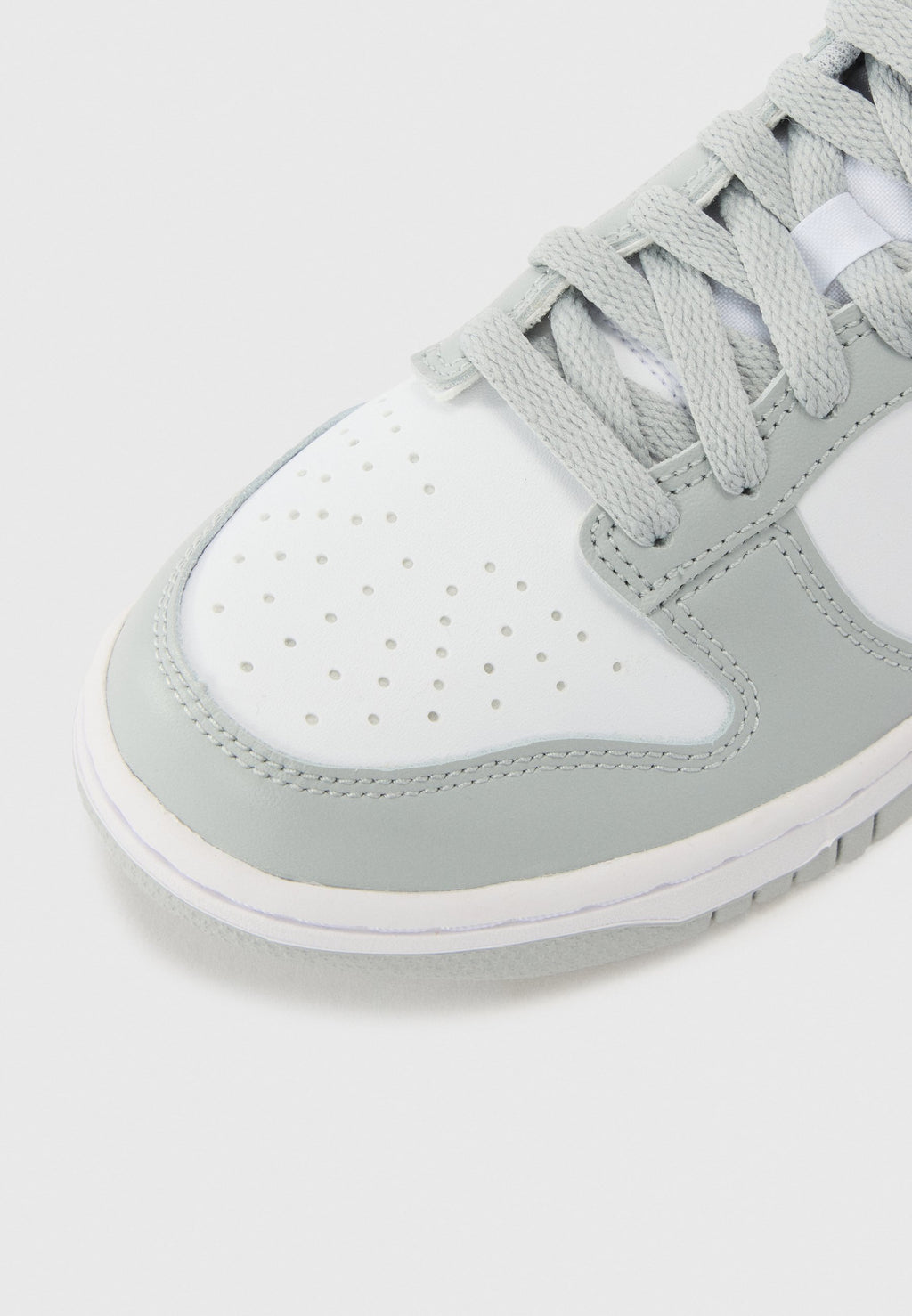 DUNK LOW UNISEX - Trainers - white/light smoke grey