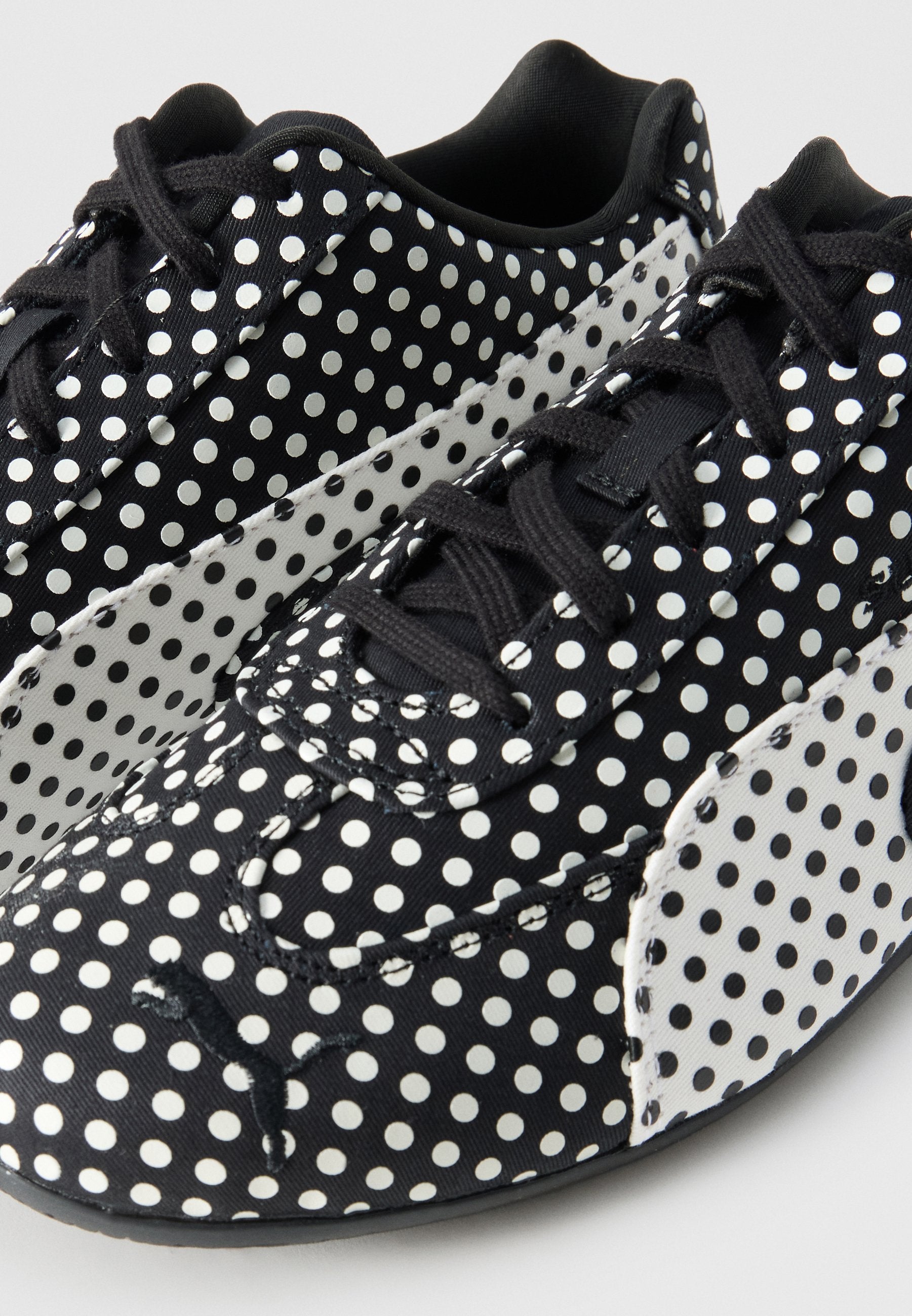 X SUPER YAYA SPEEDCAT POLKADOT I UNISEX - Spor Ayakkabı - black/white