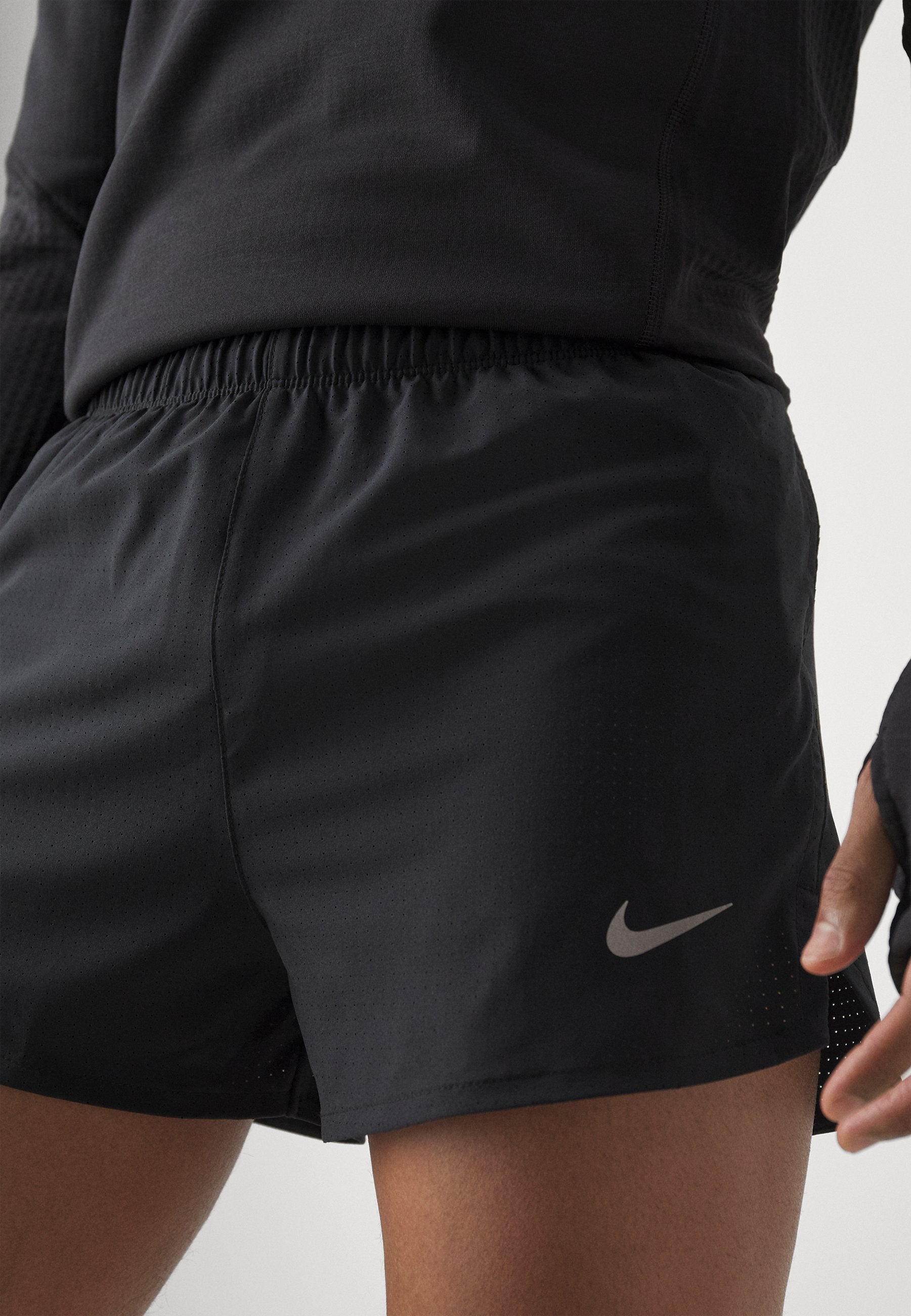 FAST SHORT - Sports shorts - black/silver