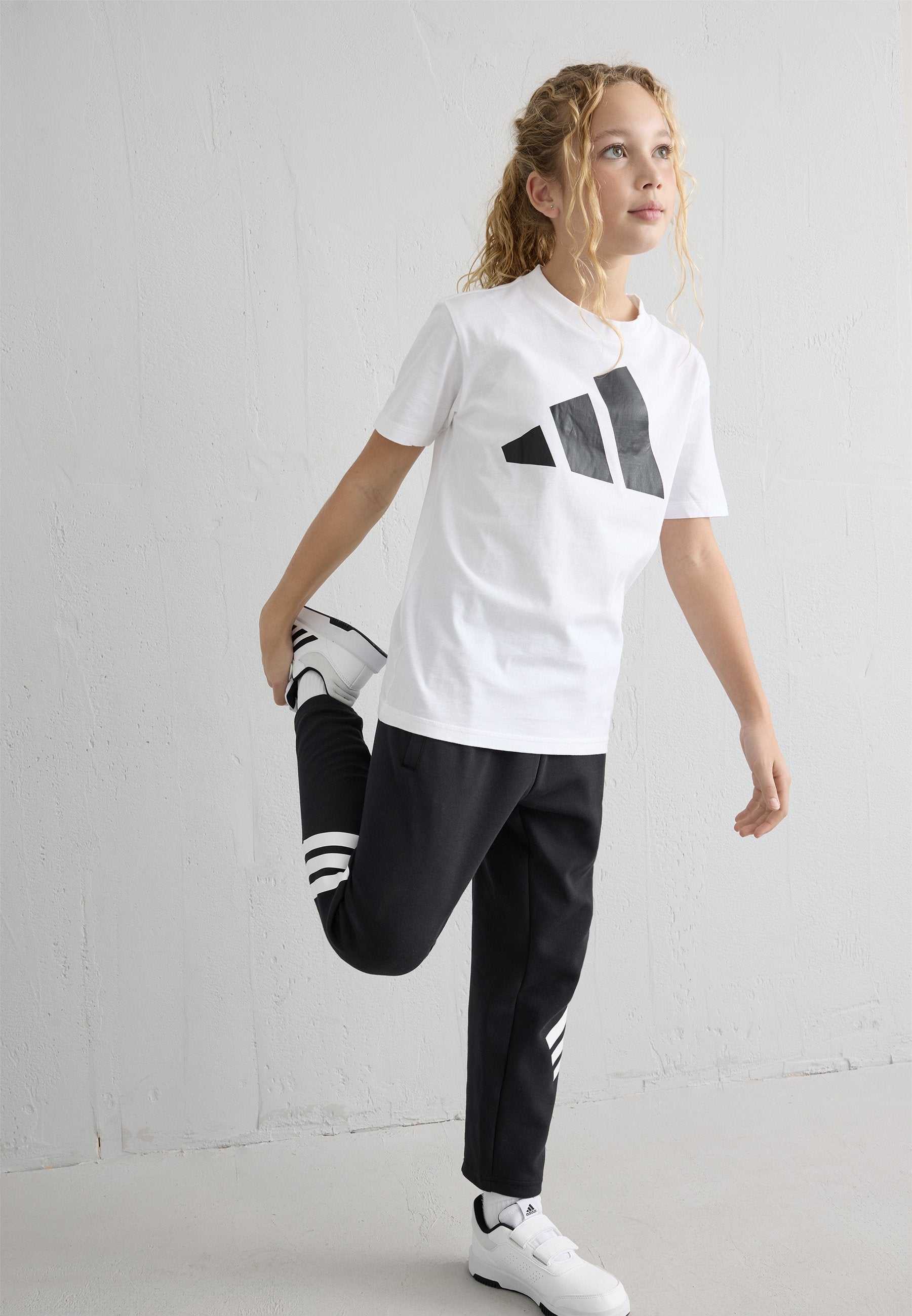 JUNIOR BLOCK TEE UNISEX - Sports T-shirt - white black
