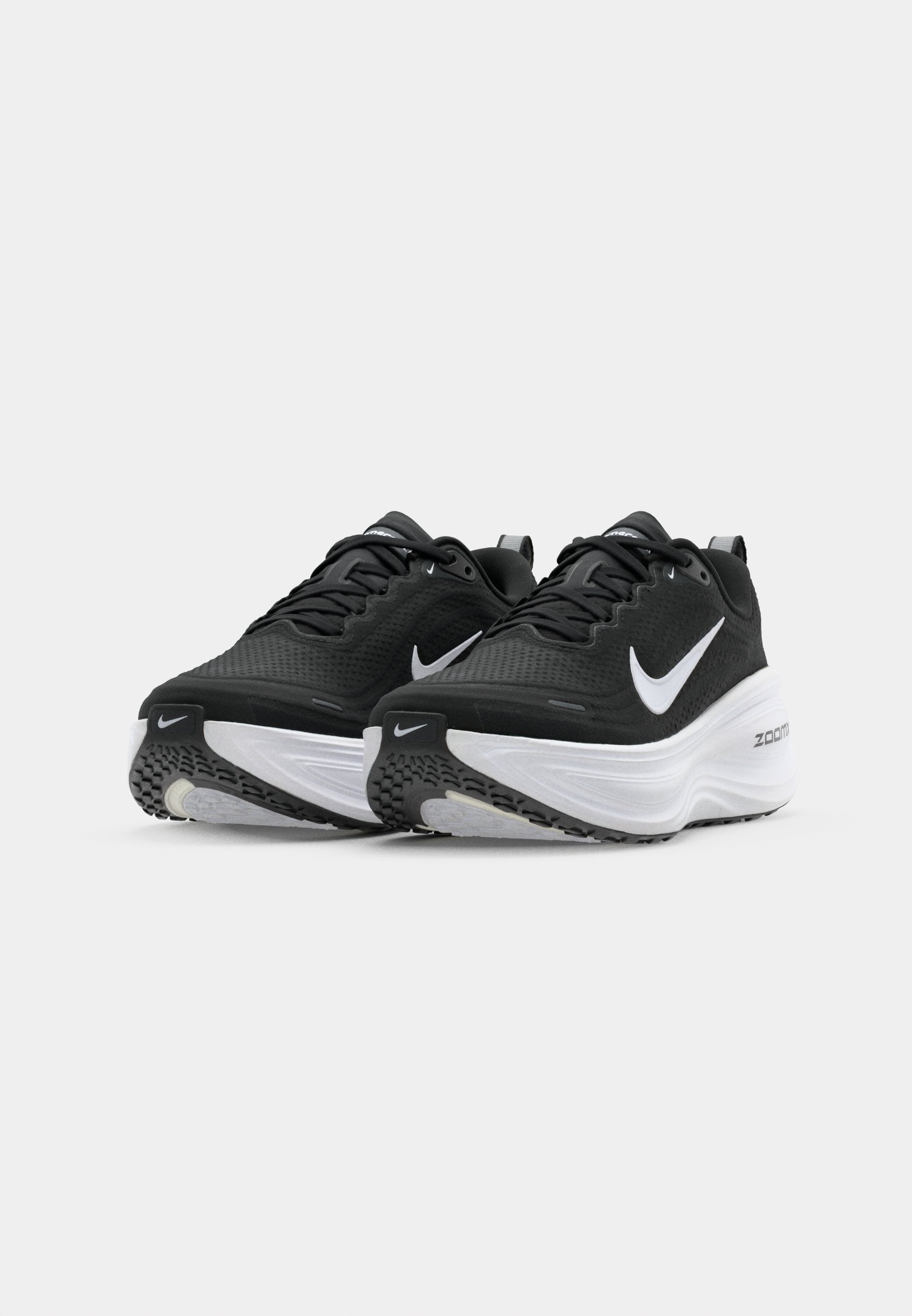 VOMERO PLUS - Road running shoes - black/white/cool grey/metallic dark grey/summit white