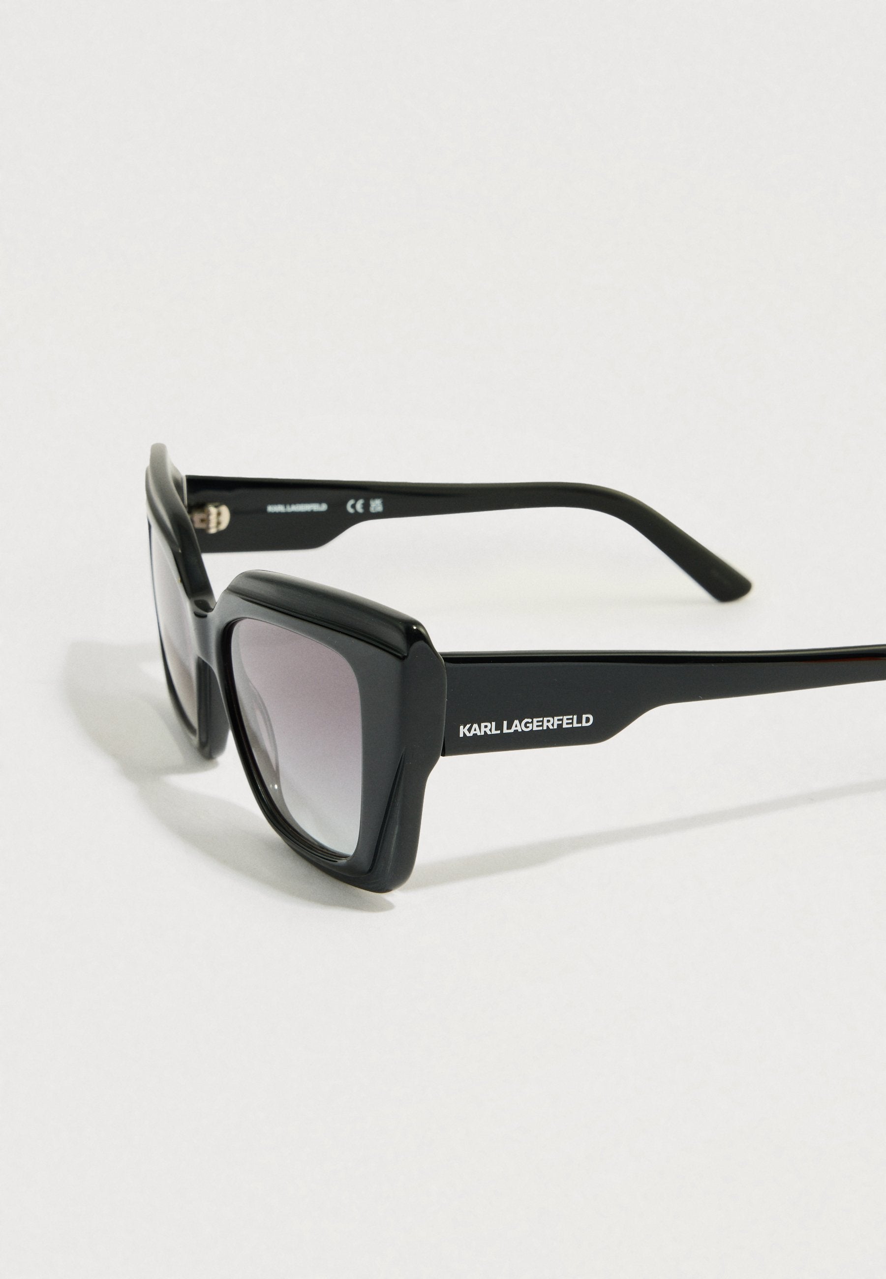 Sunglasses - black