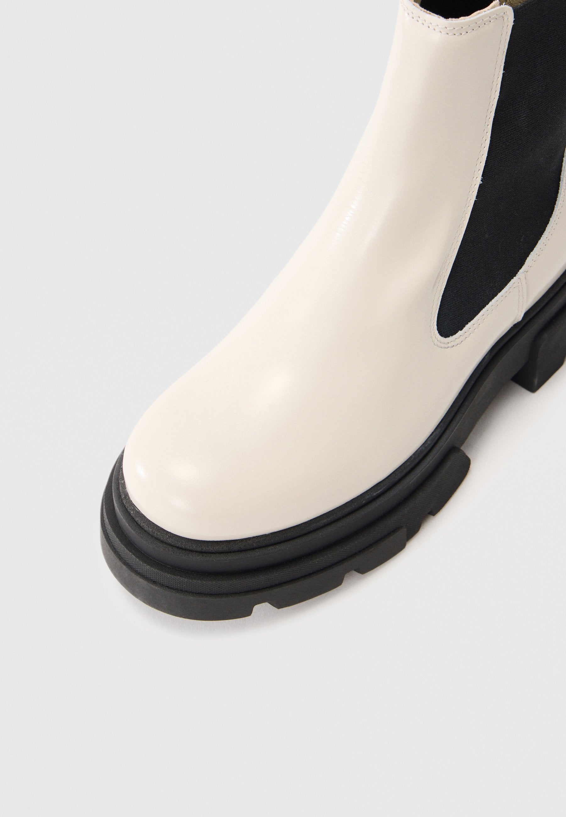 Classic ankle boots - beige