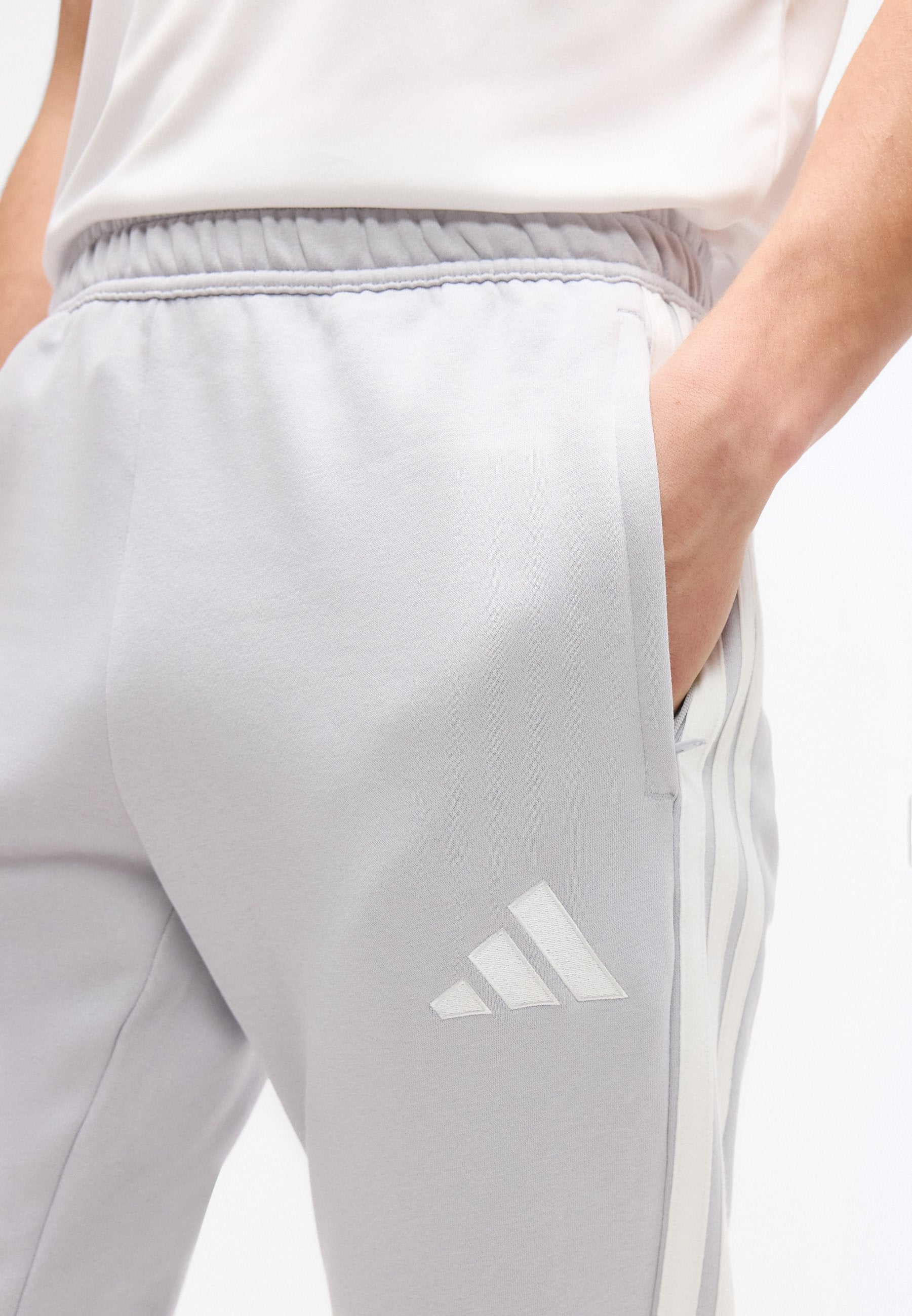 TIRO26 LEAGUE PANTS - Tracksuit bottoms - team light grey/white