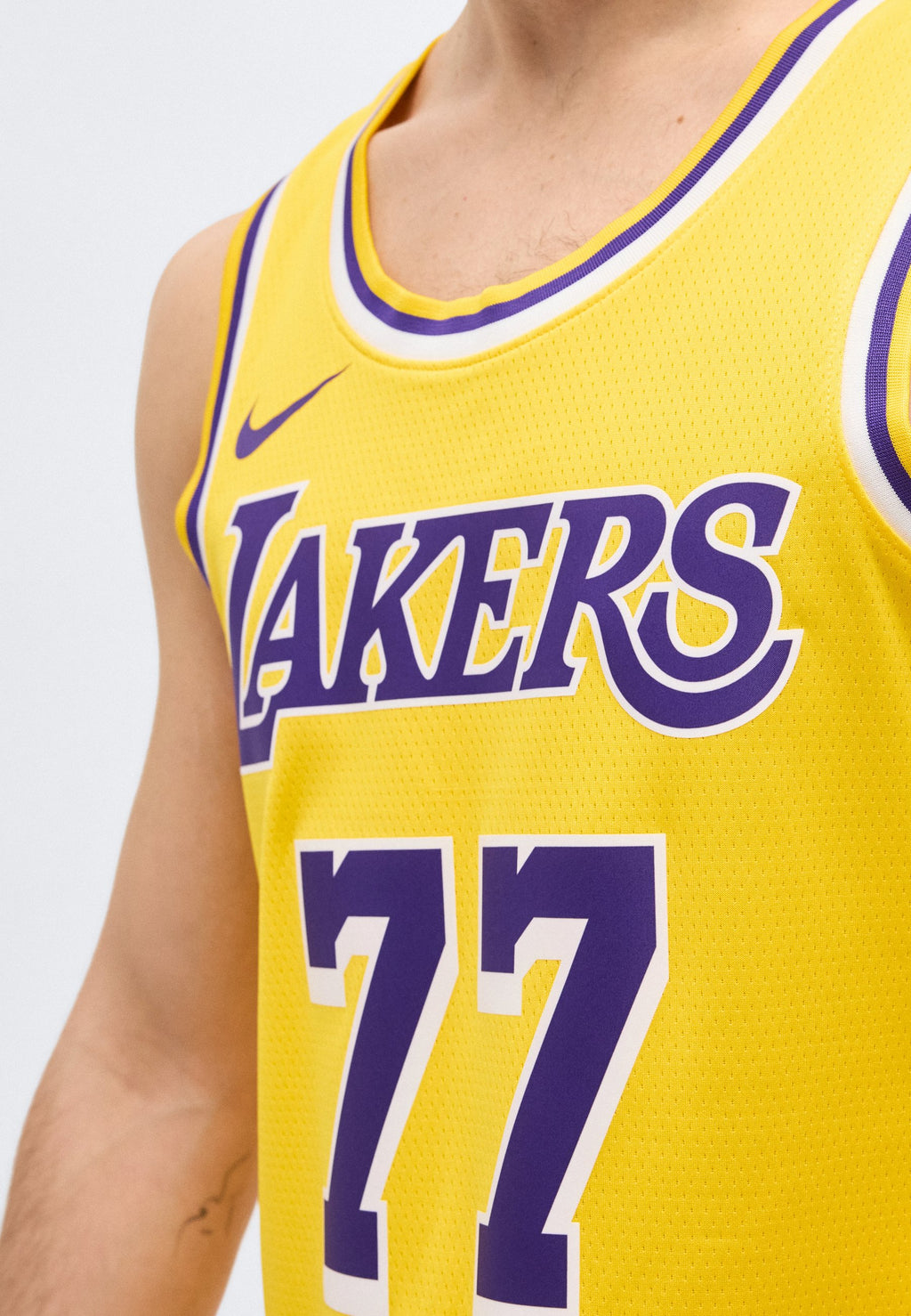 LOS ANGELES LAKERS LUKA DONČIĆ ICON - Club wear - amarillo