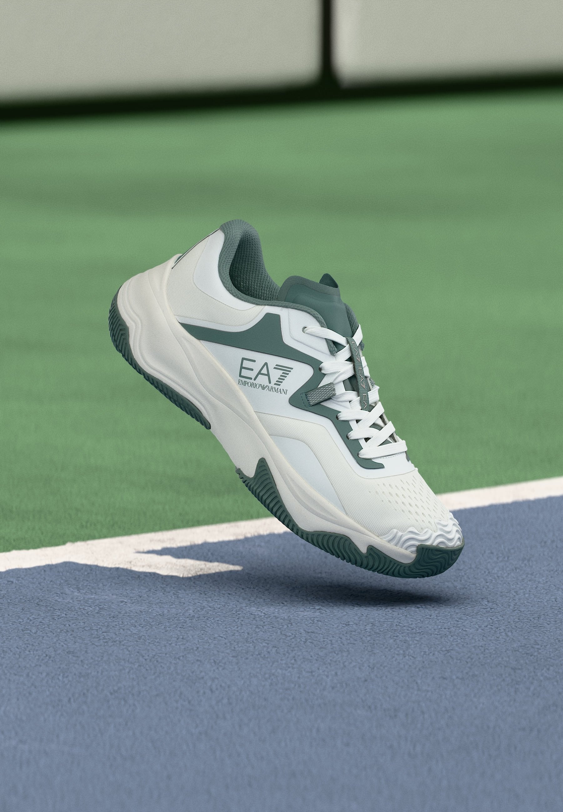 Multicourt tennis shoes - white/silver-coloured pine/slate gray