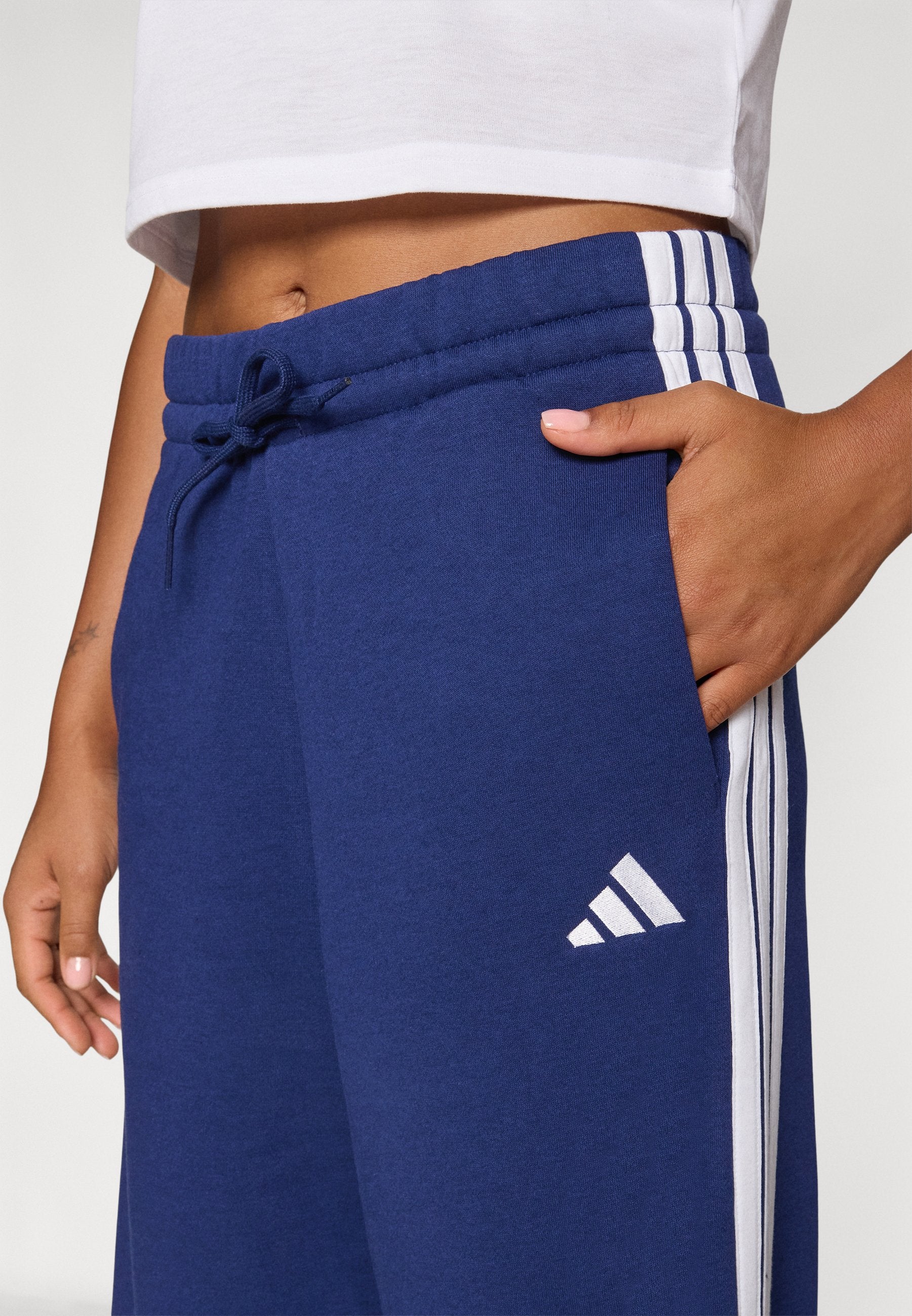 ADIDAS WOMEN 3-STRIPES FLEECE WIDE - Tracksuit bottoms - dark blue
