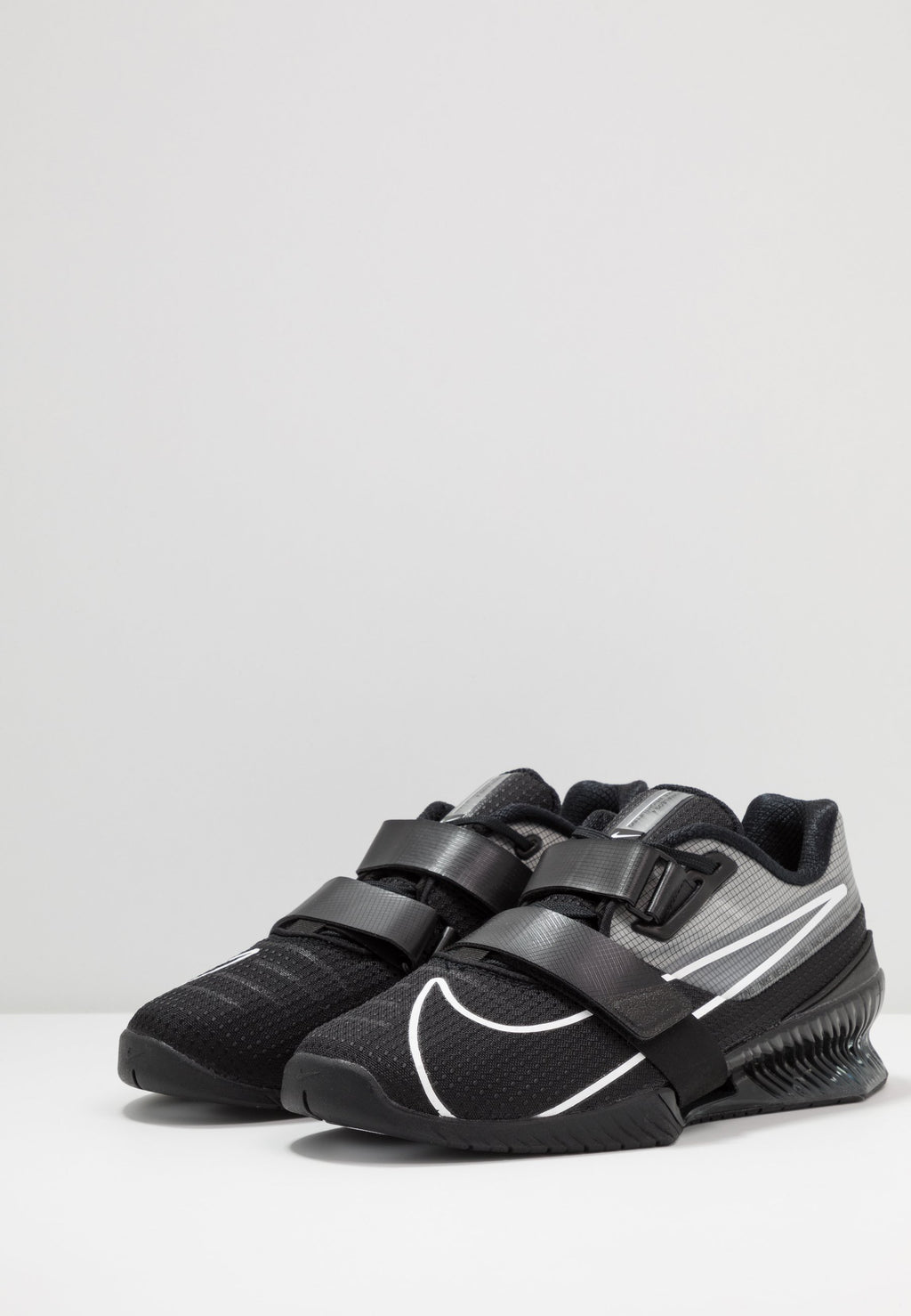 ROMALEOS 4 - Training shoe - black/white