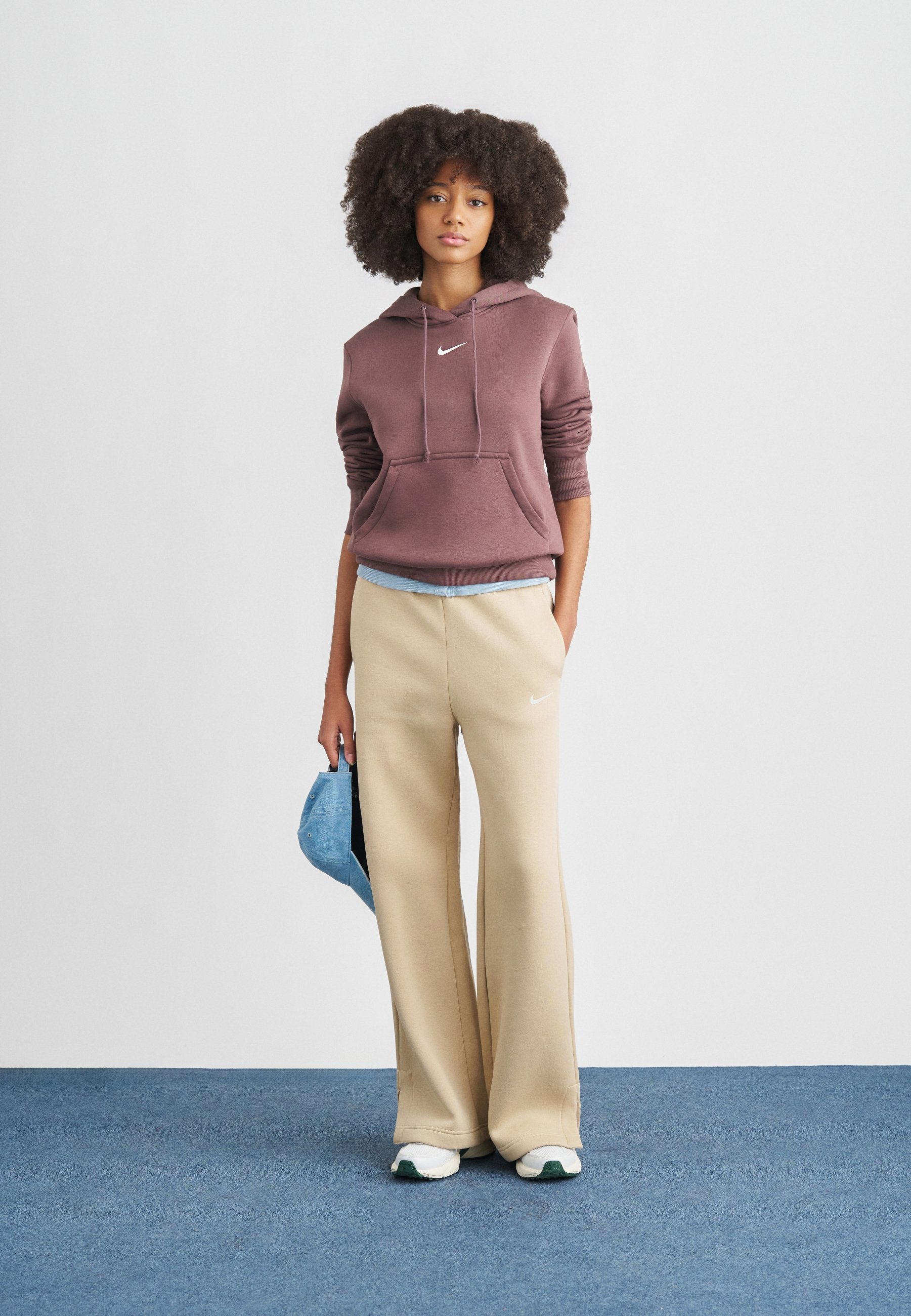 W NSW PHNX FLC HR PANT WIDE 2 - Bas de survêtement - linen sail