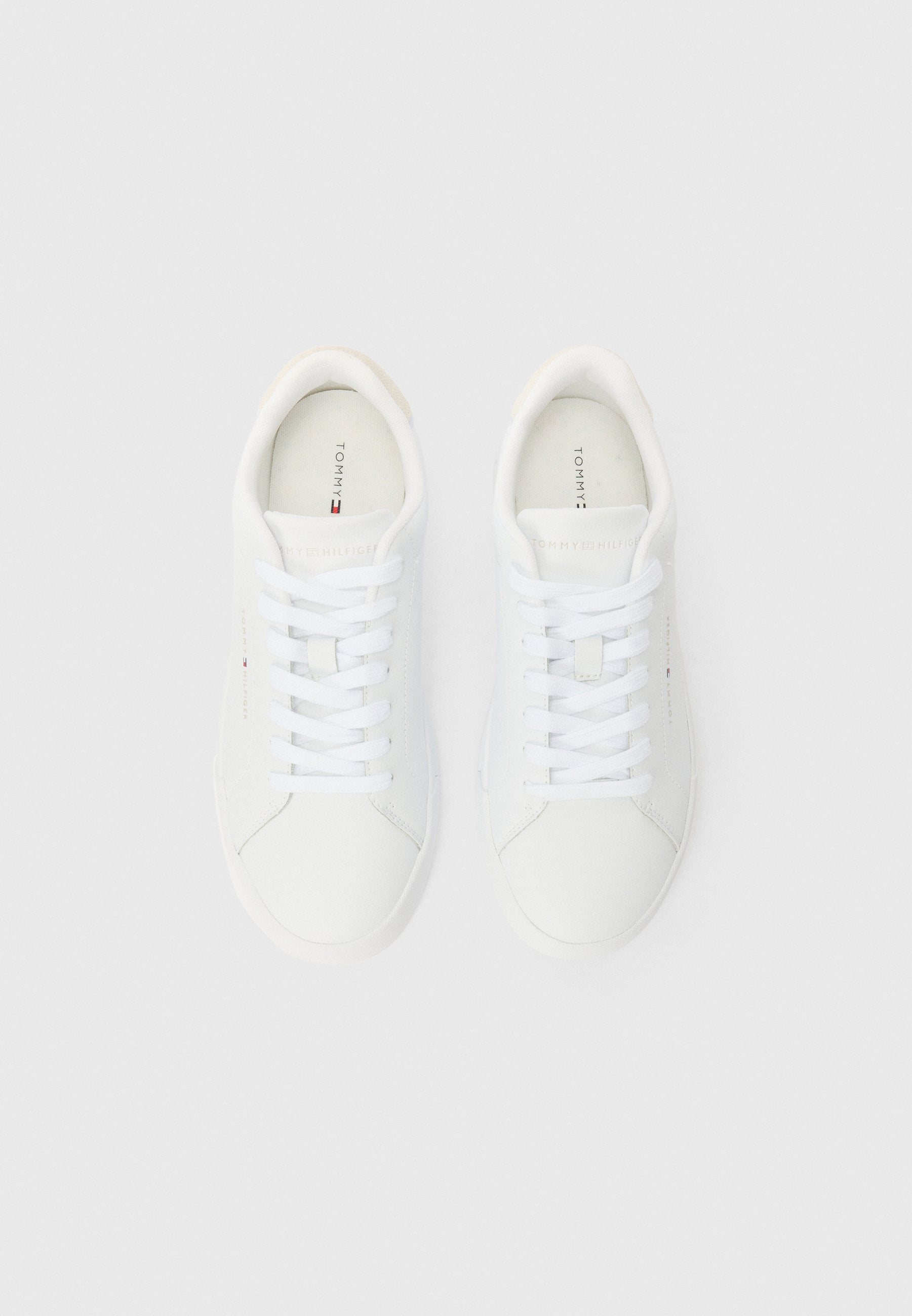 Trainers - white