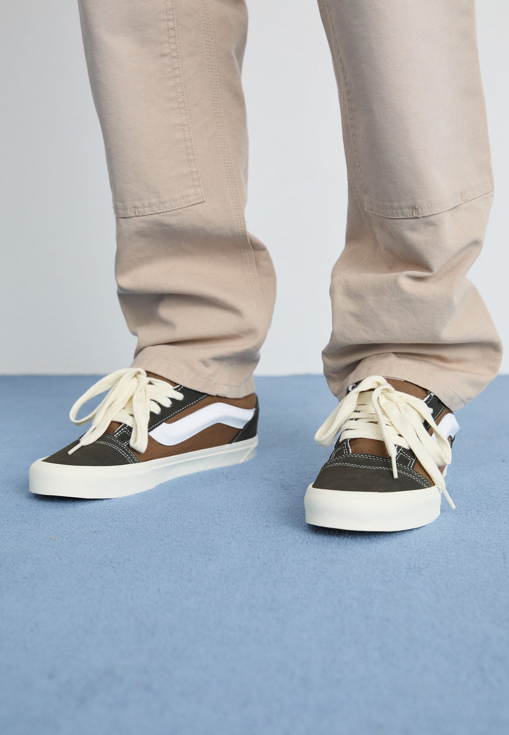 KNU SKOOL UNISEX - Skate shoes - brown