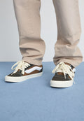 KNU SKOOL UNISEX - Skate shoes - brown