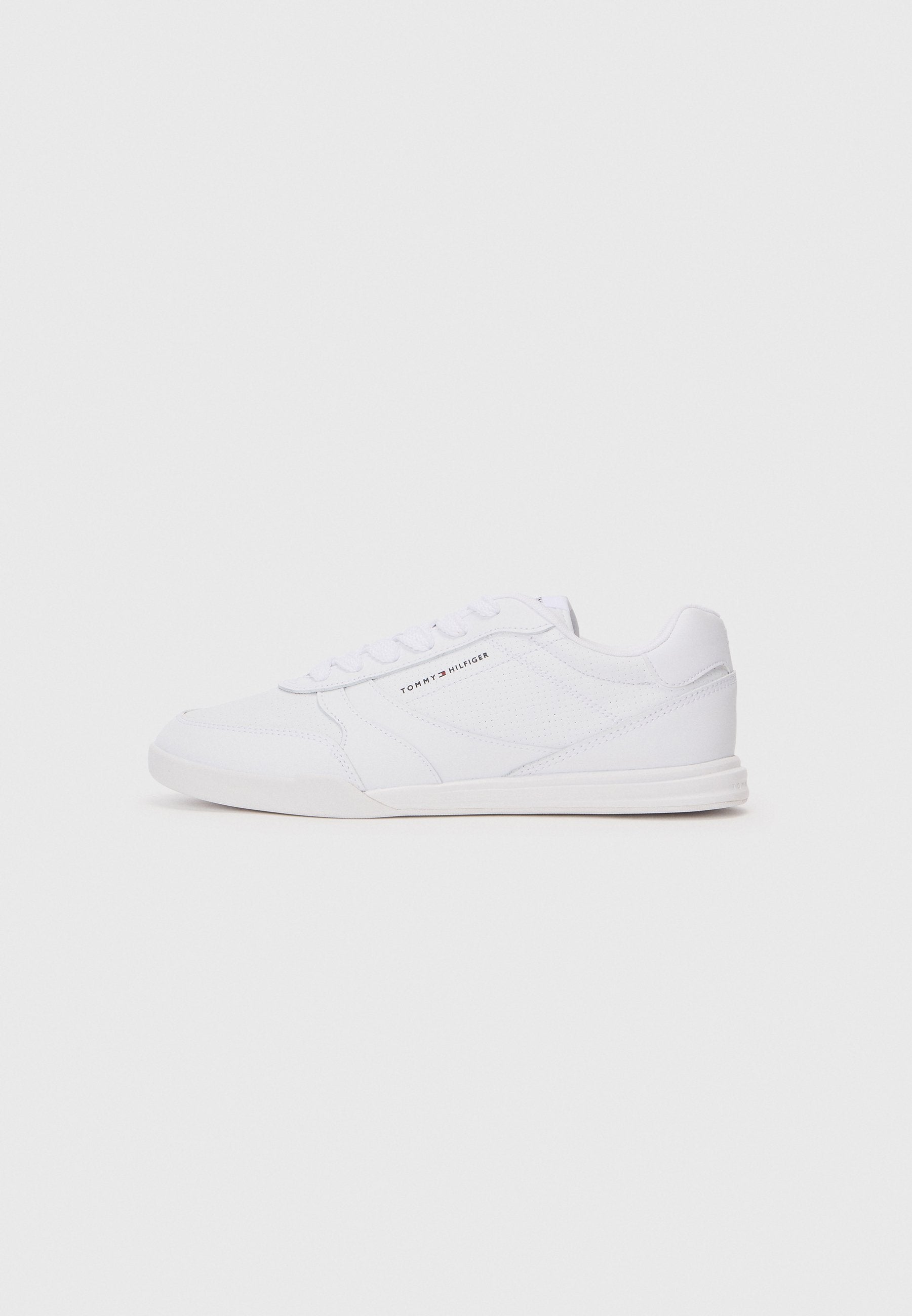 BASKETS À SEMELLE CUP ET LOGO EN CREUX EN CUIR - Baskets - blanc