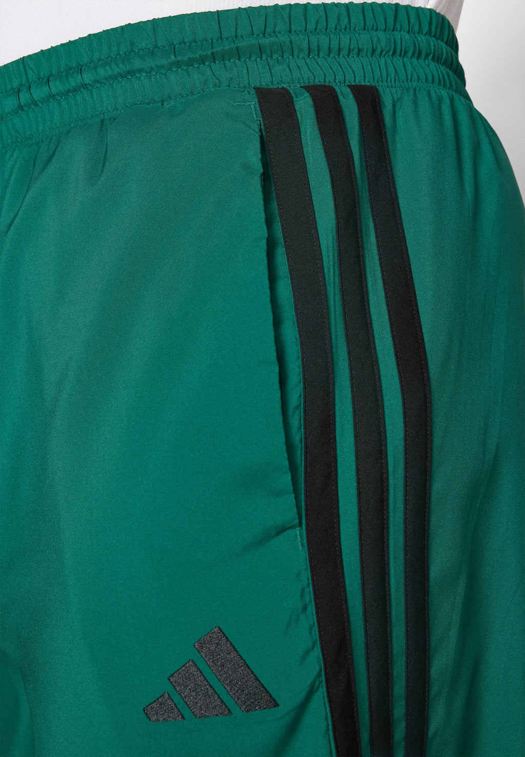 M 3S CHELSEA B - Sports shorts - collegiate green/black