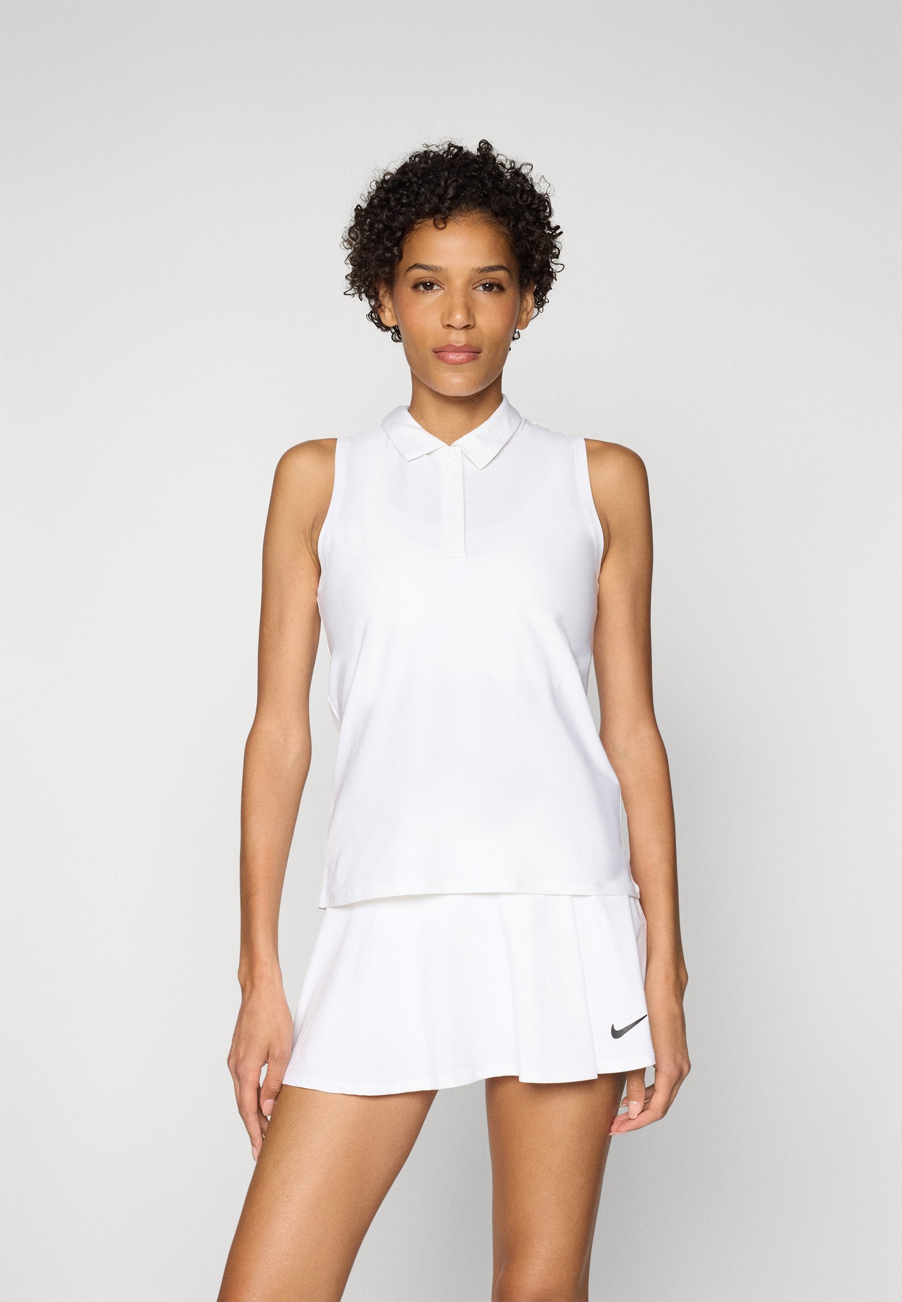 VICTORY - Polo shirt - white/black