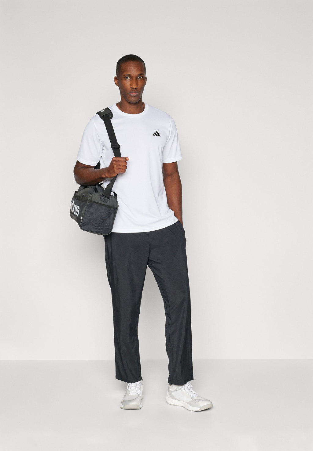 ESSENTIAL SMALL LOGO STANFORD  OPEN HEM - Trousers - black/white