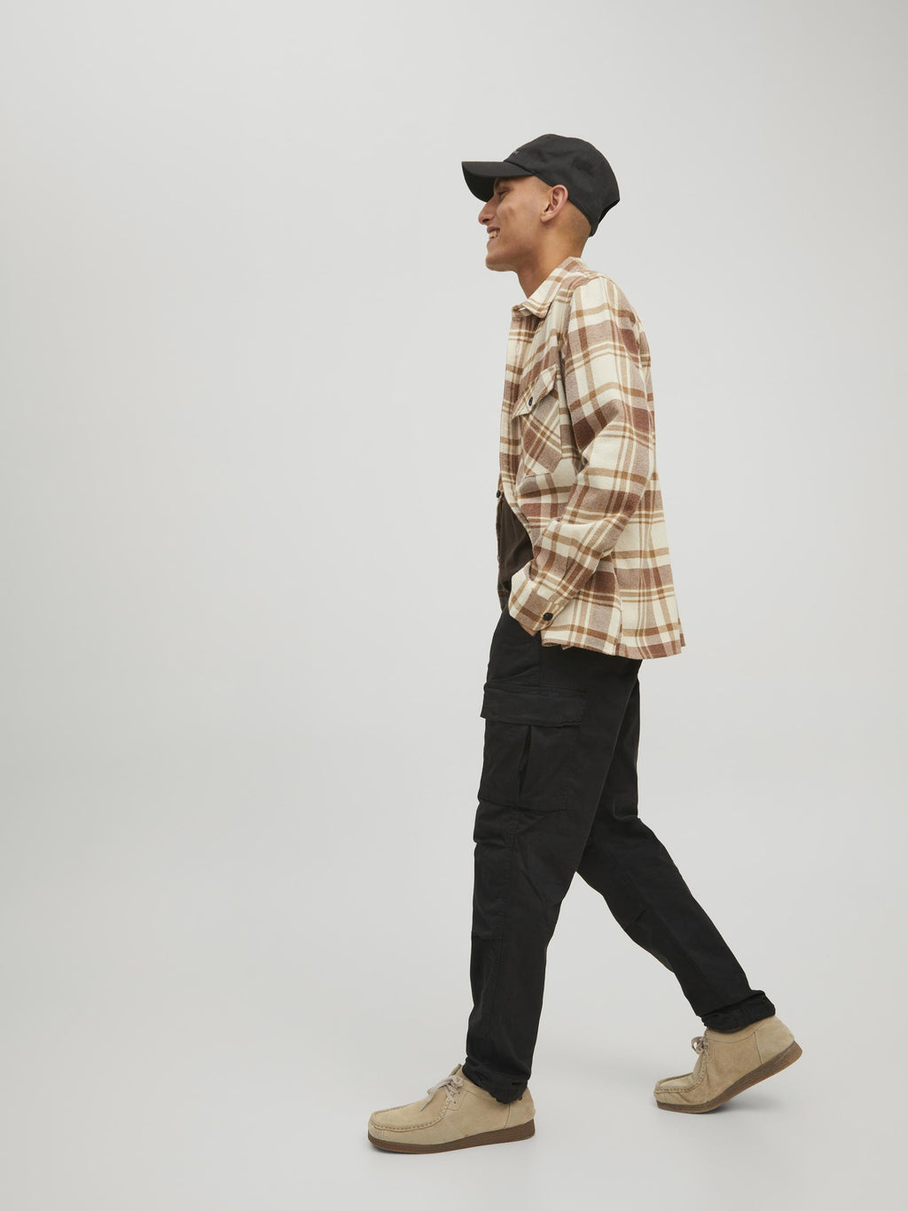 JPSTACE JJTUCKER AMA TAPERED FIT - Cargo trousers - black