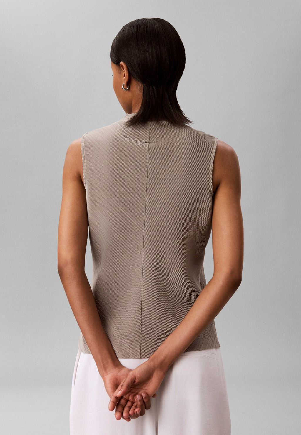 PLISSE MOCK NECK TOP - Blouse - roasted cashew