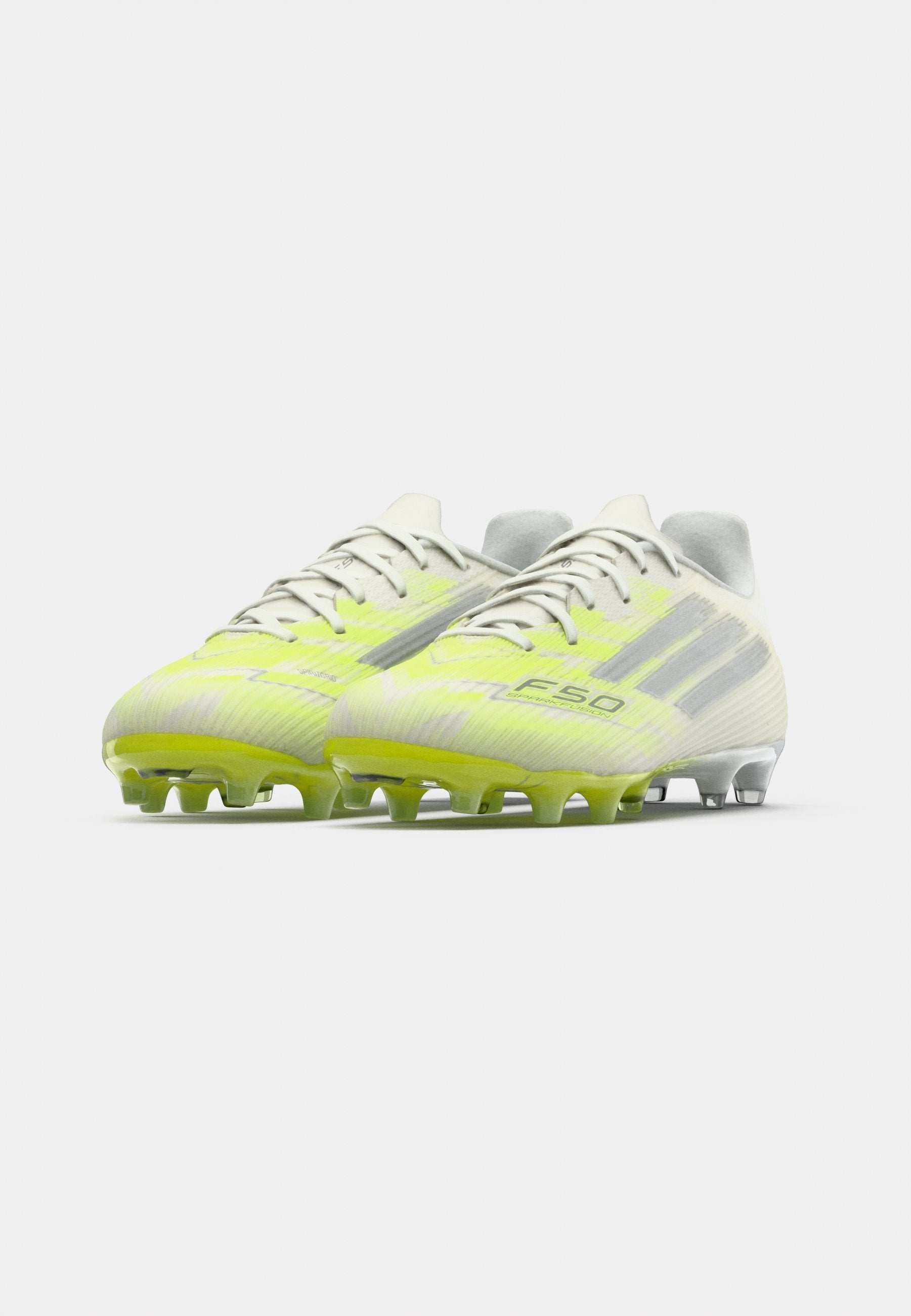 أحذية كرة القدم F50 SPARKFUSION LEAGUE LOW FIRM GROUND / ARTIFICIAL GROUND للنساء - أحذية كرة القدم ذات الأرض الثابتة - أبيض/معدني حديدي