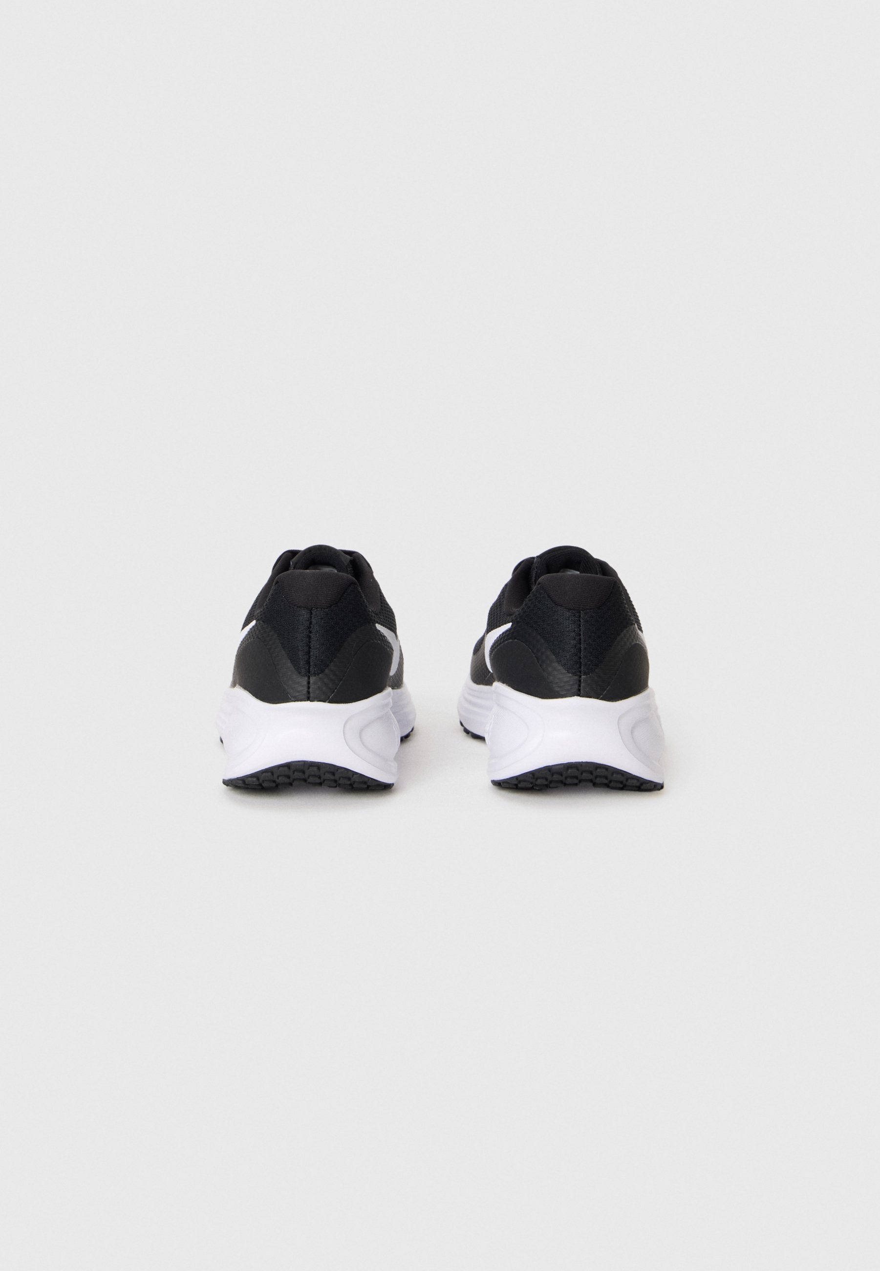 REVOLUTION 8 - Road running shoes - black/white