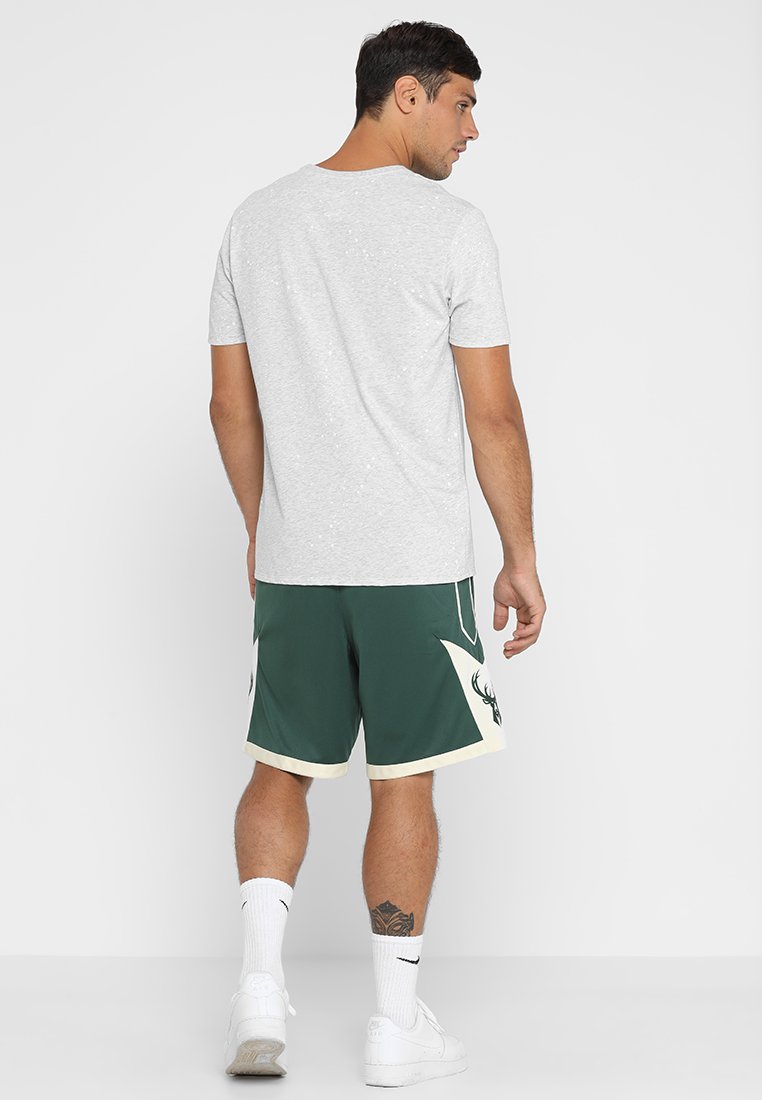 MILWAUKEE BUCKS NBA SWINGMAN SHORT - Sports shorts - fir/flat opal/opal/white