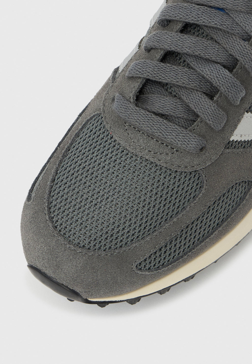 LA TRAINER OG UNISEX - Baskets basses - grey four/silver-coloured/off white