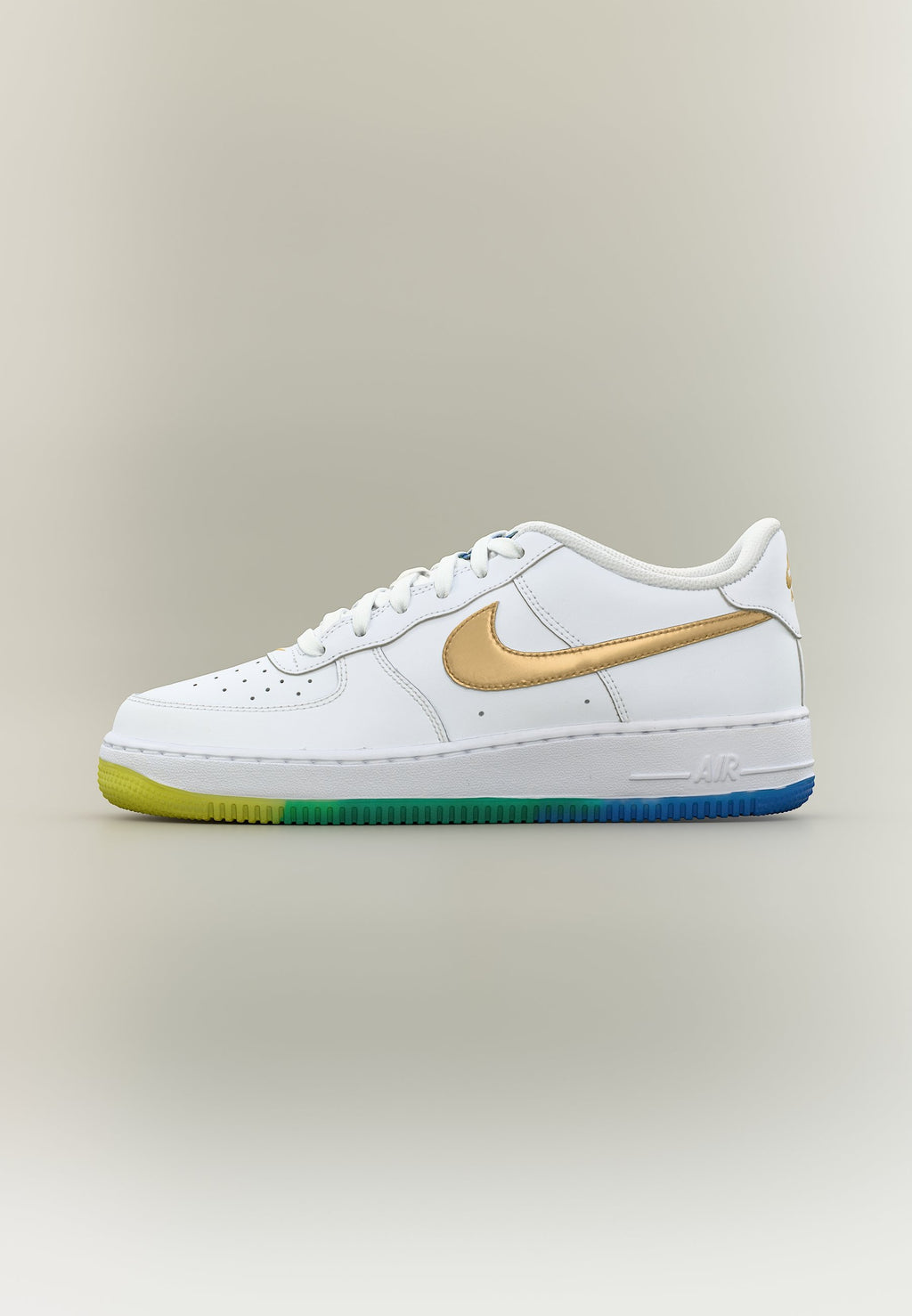 AIR FORCE 1 UNISEX - Trainers - white/metallic gold-coloured/soar/sonic yellow/malachite