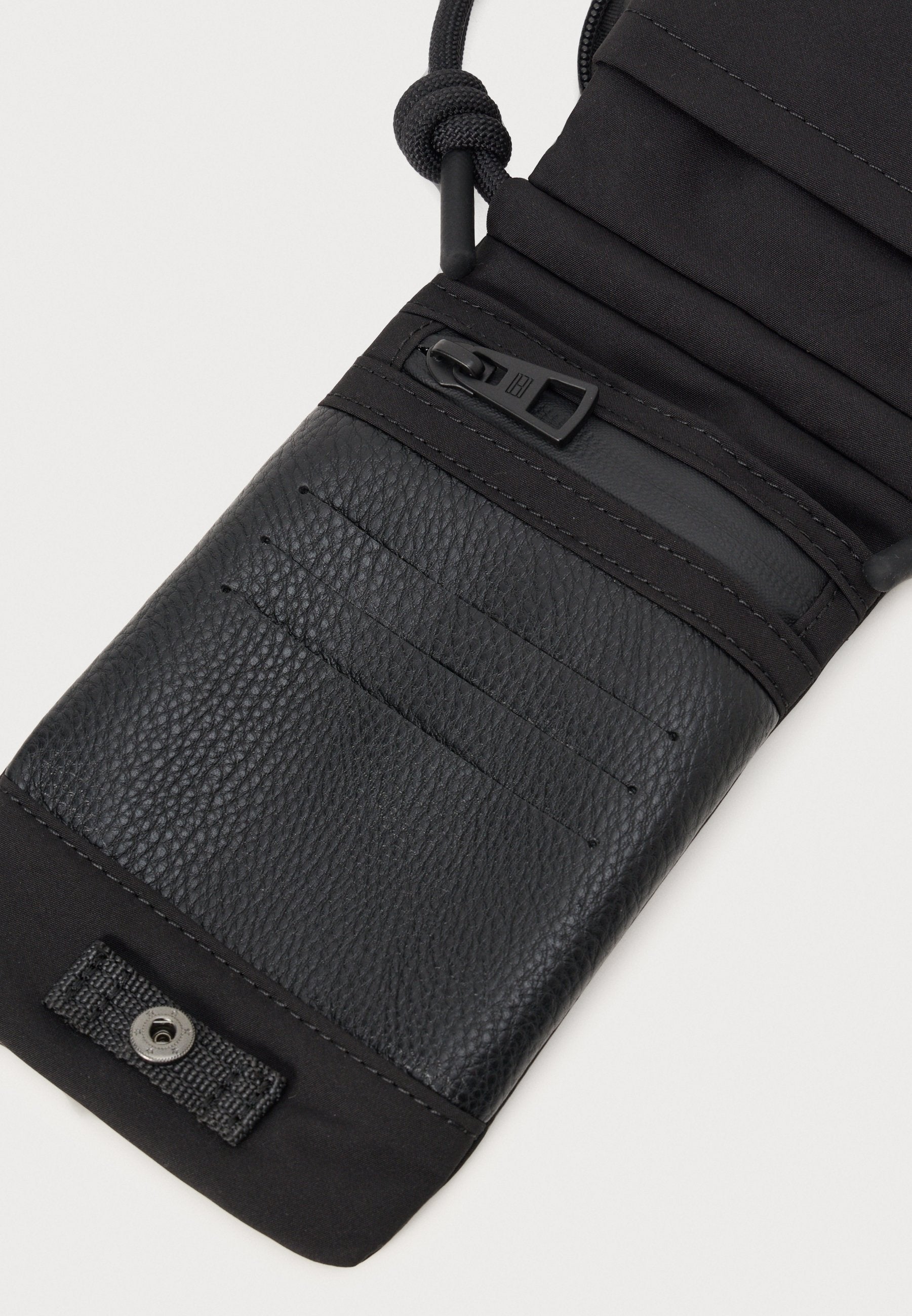 TEXTILE FLAP LOGO TRAVEL POUCH - Cross body bag - black