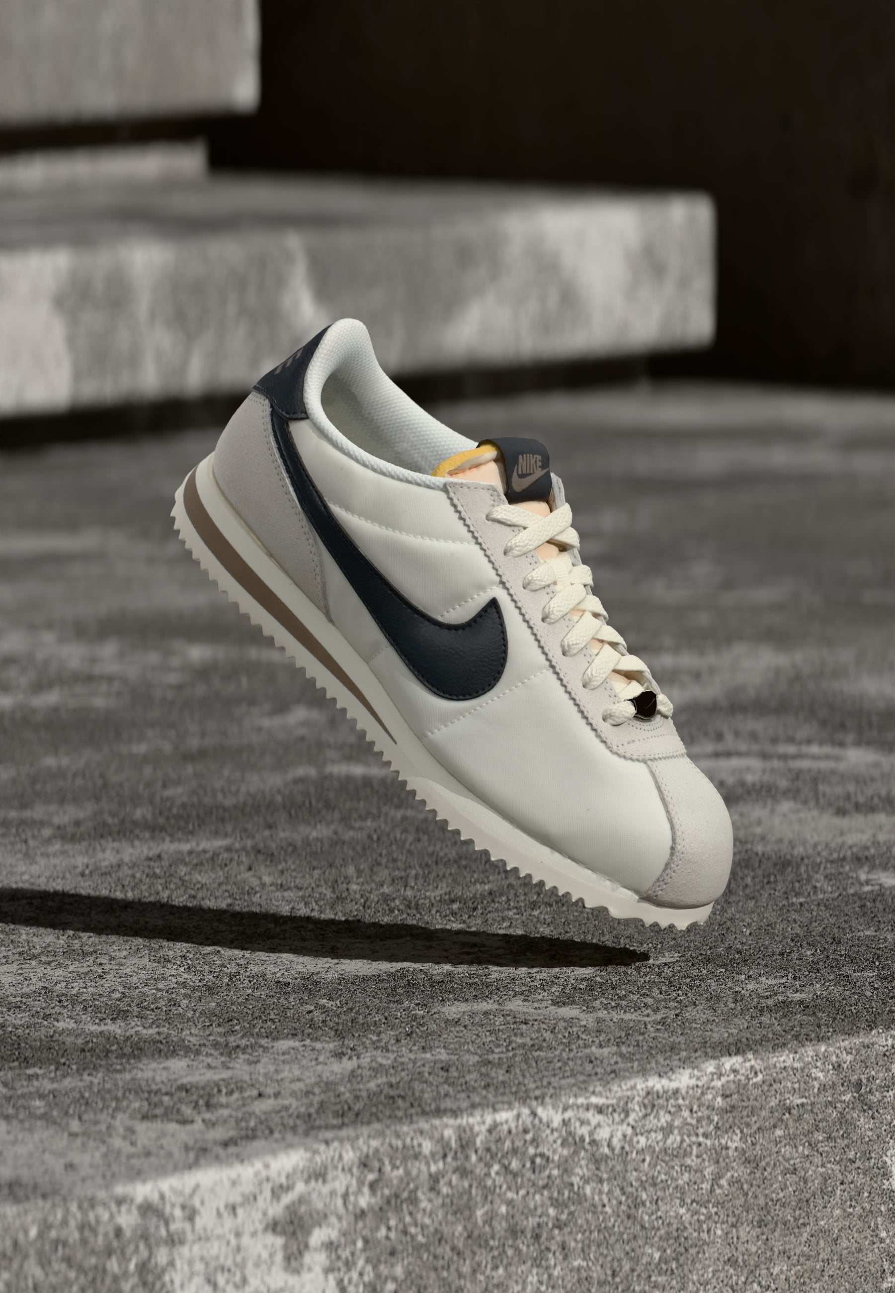 CORTEZ - Baskets - couleur fantôme/noir cassé/voile/marron/lait de coco/argenté métallique