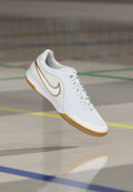 TIEMPO REACTGATO UNISEX - Indoor football boots - white/metallic gold-coloured