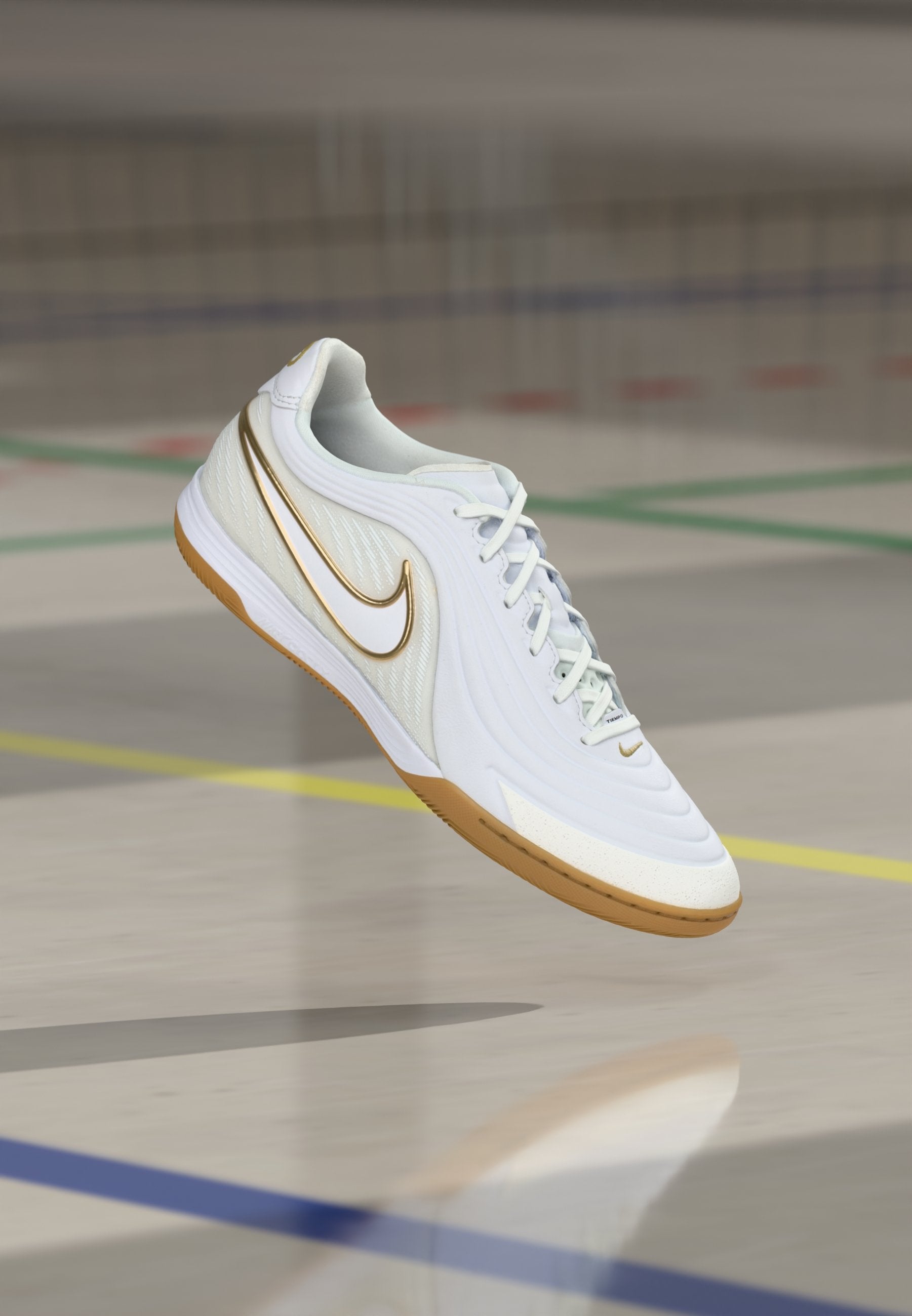 TIEMPO REACTGATO UNISEX - Indoor football boots - white/metallic gold-coloured