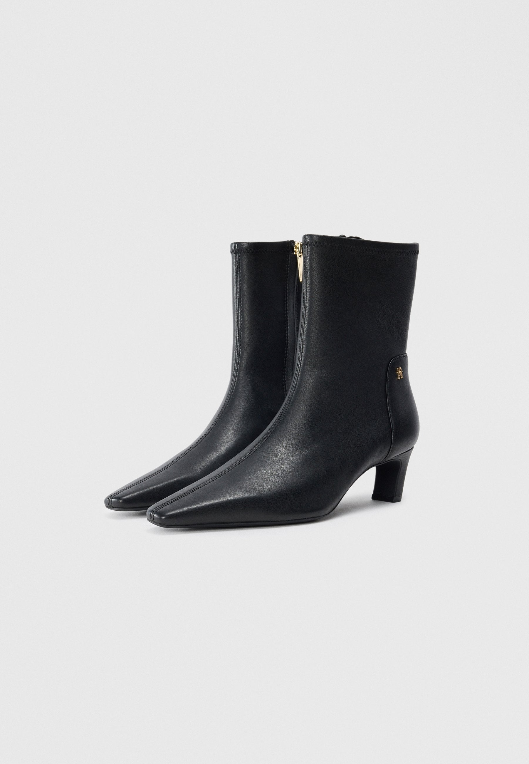 TH MONOGRAM PLAQUE LEATHER MID BOOTS - Classic ankle boots - black