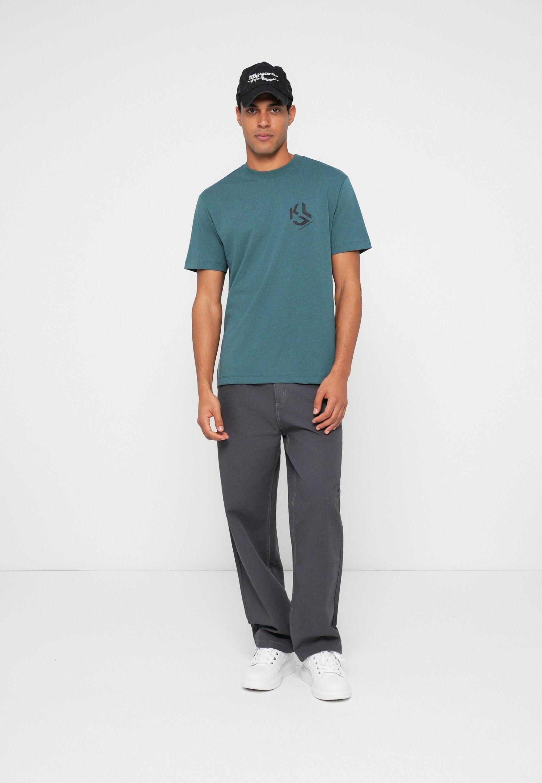 MONOGRAM - Print T-shirt - balsam