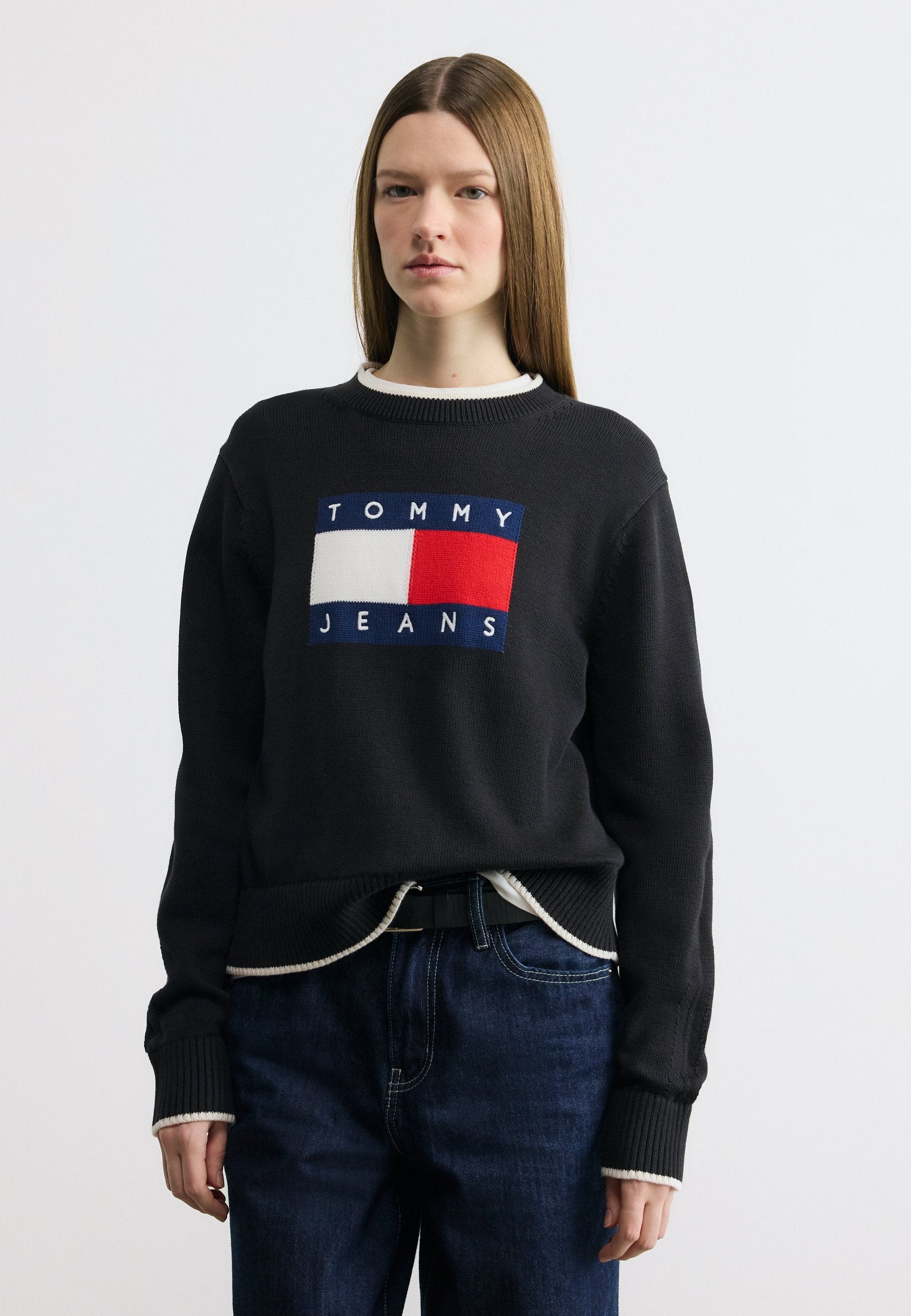 PULL DRAPEAU INTARSIA DÉTAILS CONTRATS COUPE DÉTENDUE - Pull - black