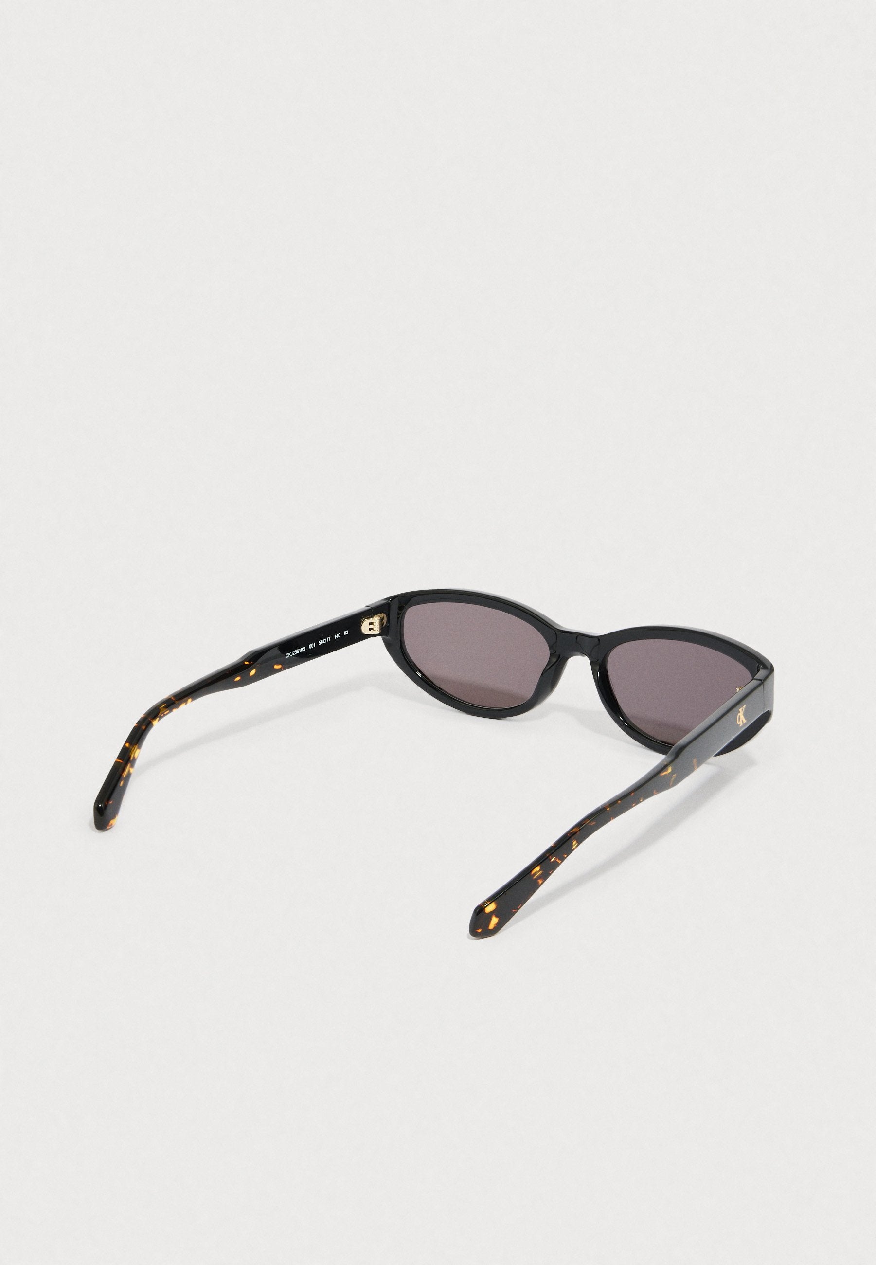 Sunglasses - black