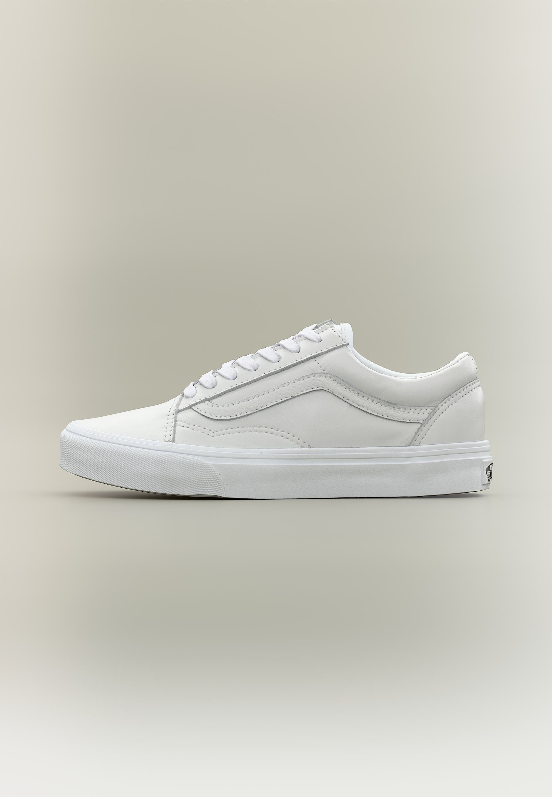 OLD SKOOL UNISEX - Skate shoes - true white