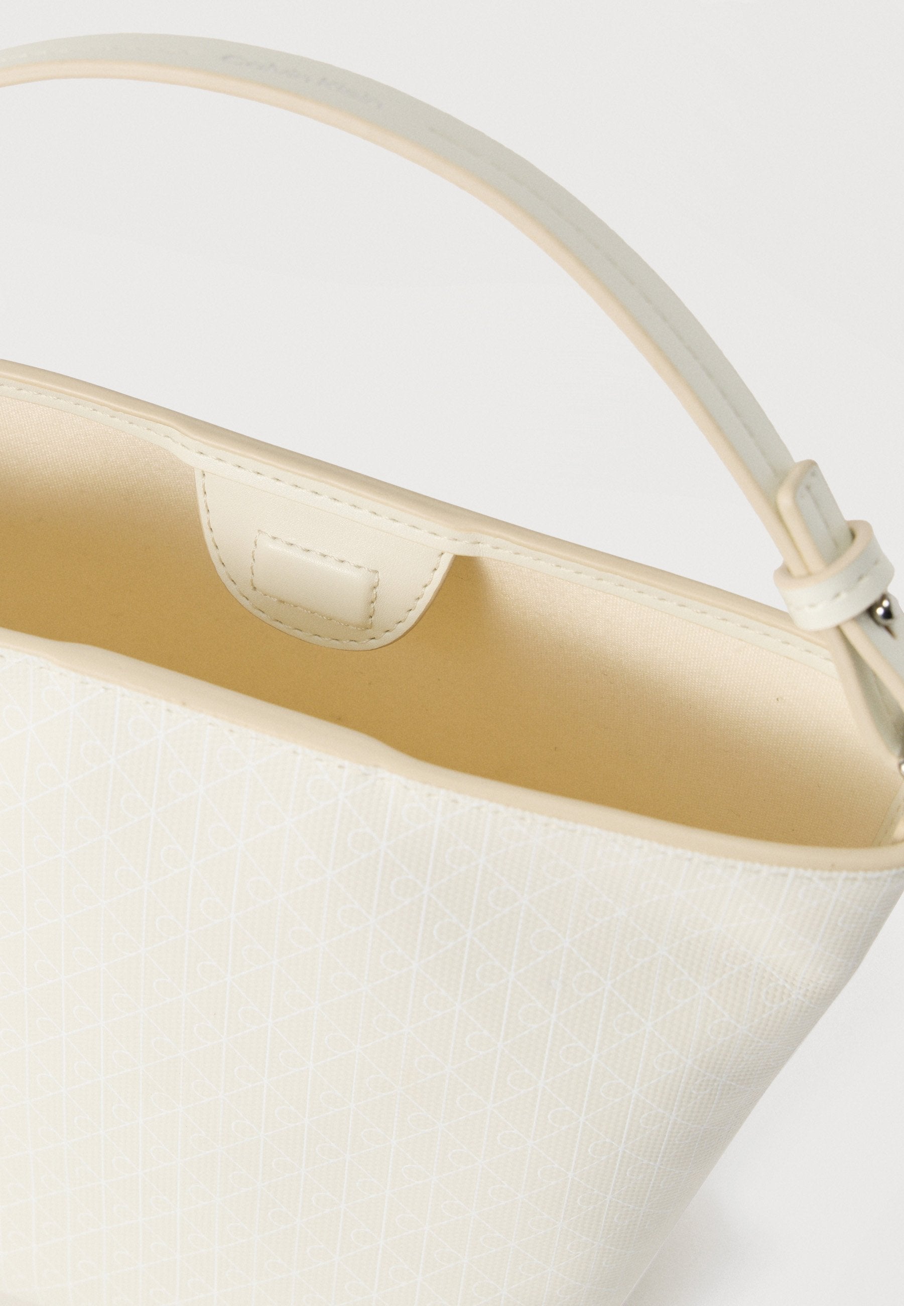 EMBLEM BUCKET CROSSBODY SET - Handbag - white