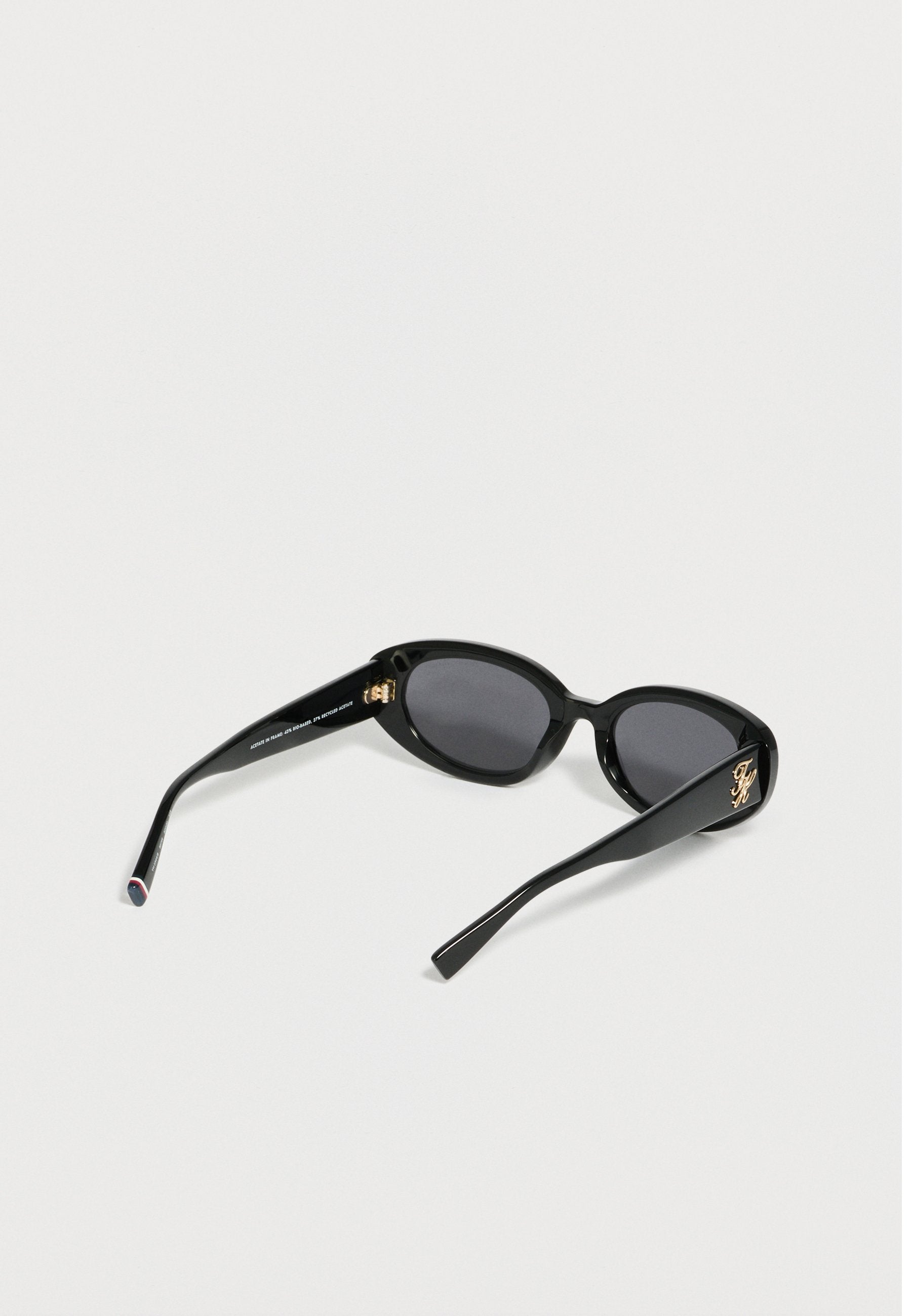 Sunglasses - black