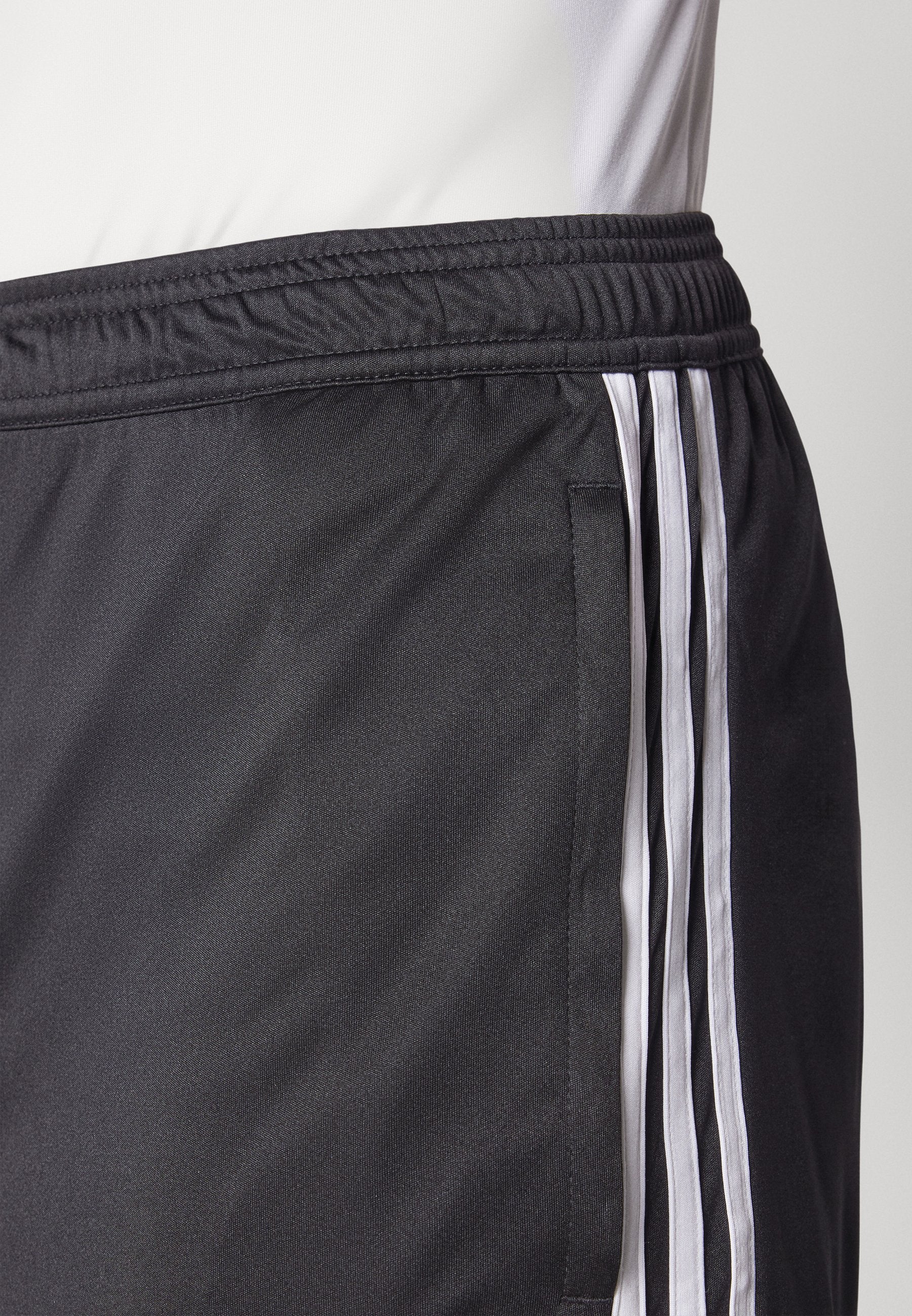 TIRO25 ESSENTIALS SHORT MEN - Sports shorts - black/white