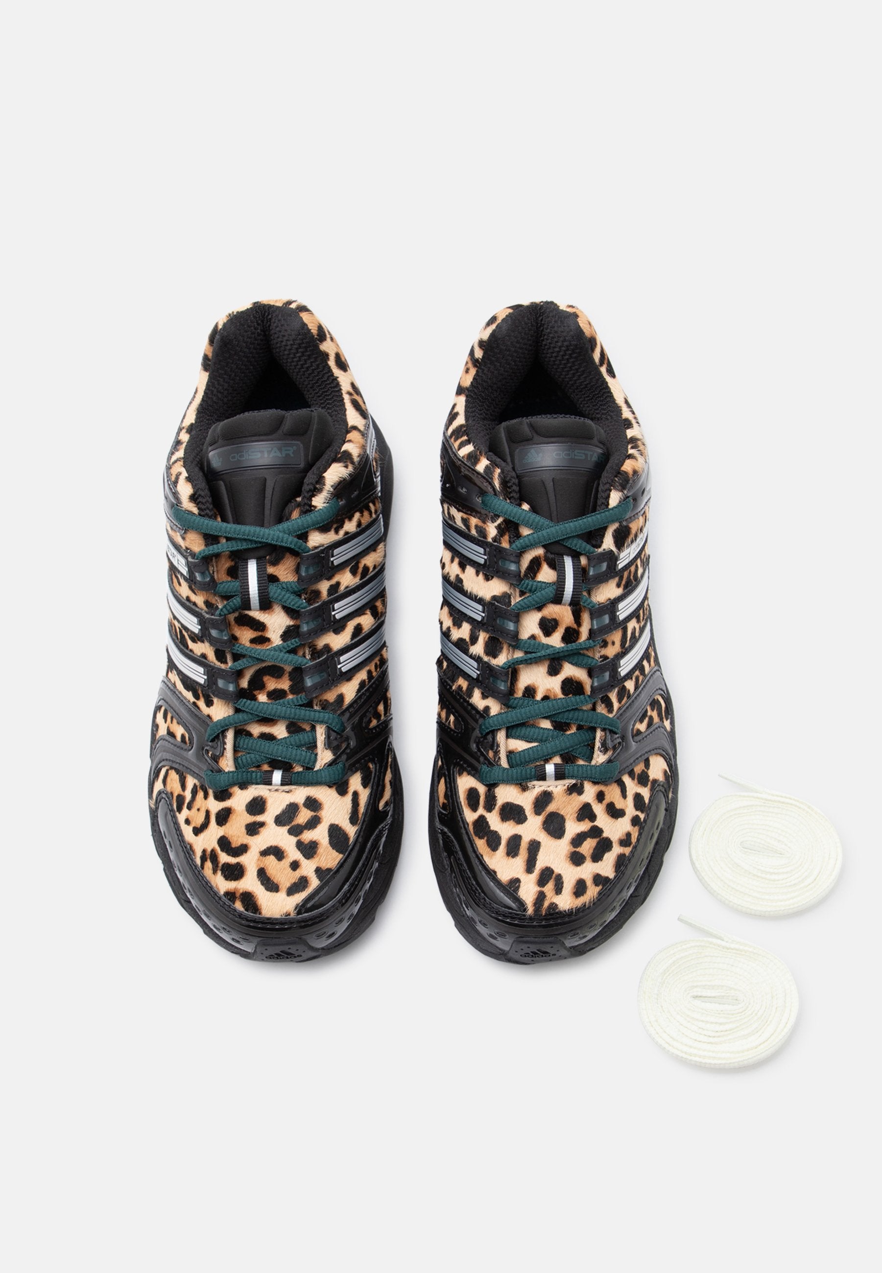 ADISTAR CONTROL 5 - Trainers - aurora ivy/core black/silver-coloured metallic