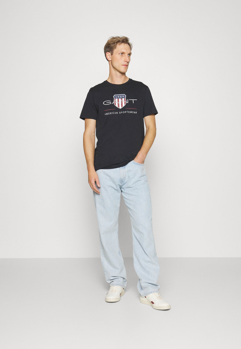 REG ARCHIVE SHIELD SS T-SHIRT - Print T-shirt - black