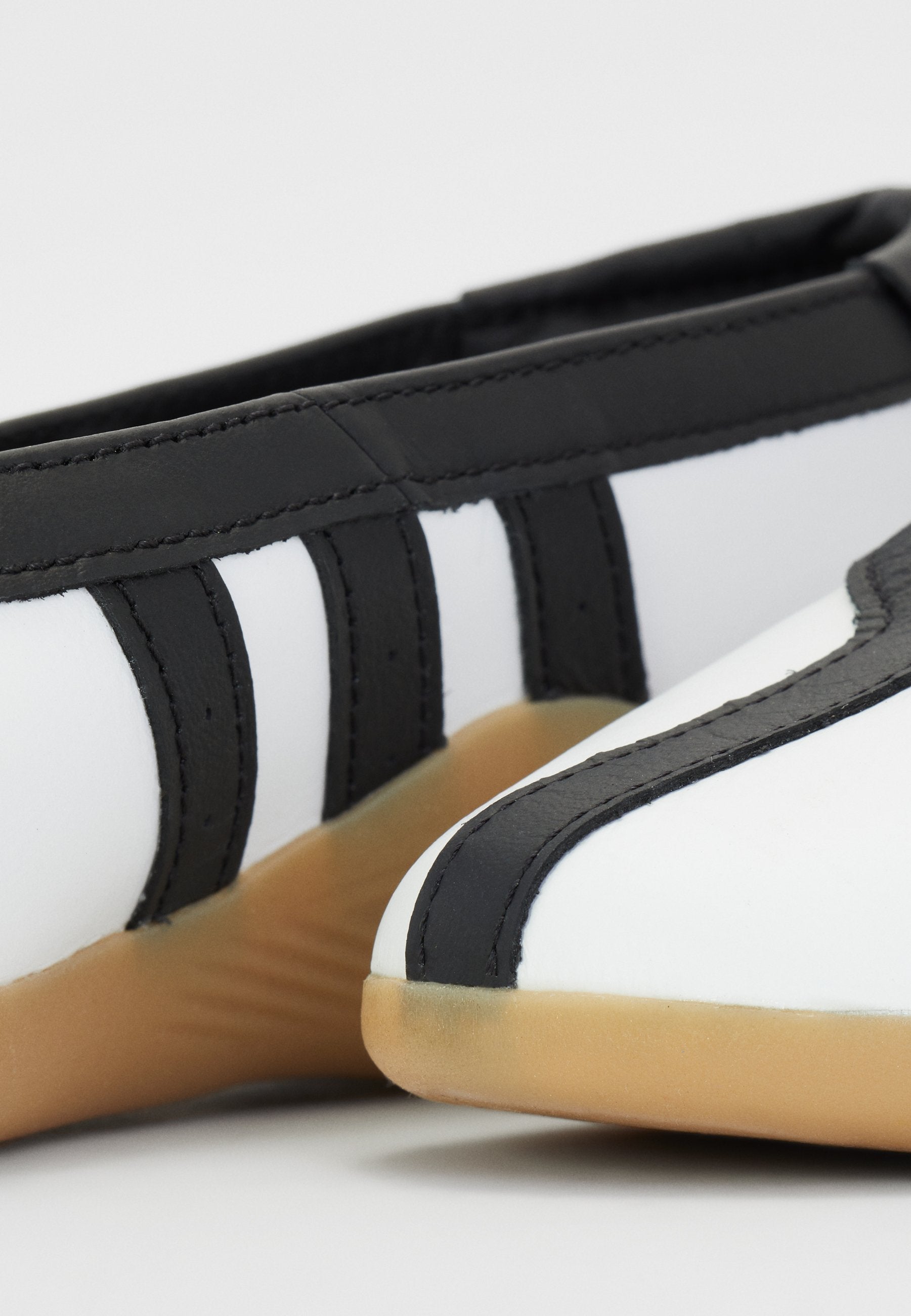 TAEKWONDO MEI BALLERINA - Ankle strap ballet pumps - cloud white/core black/gum
