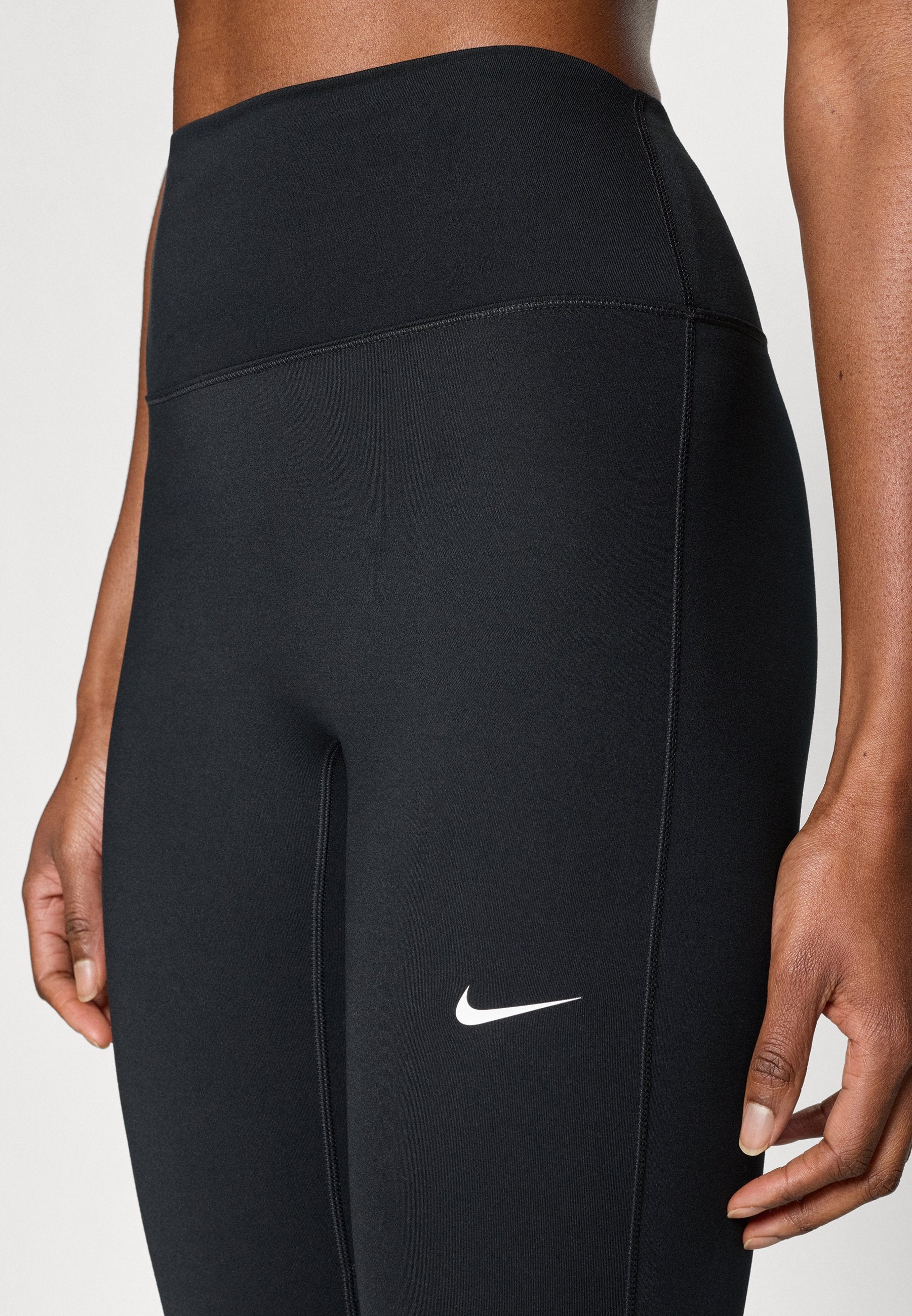 ONE CAPRI - Leggings - black/white