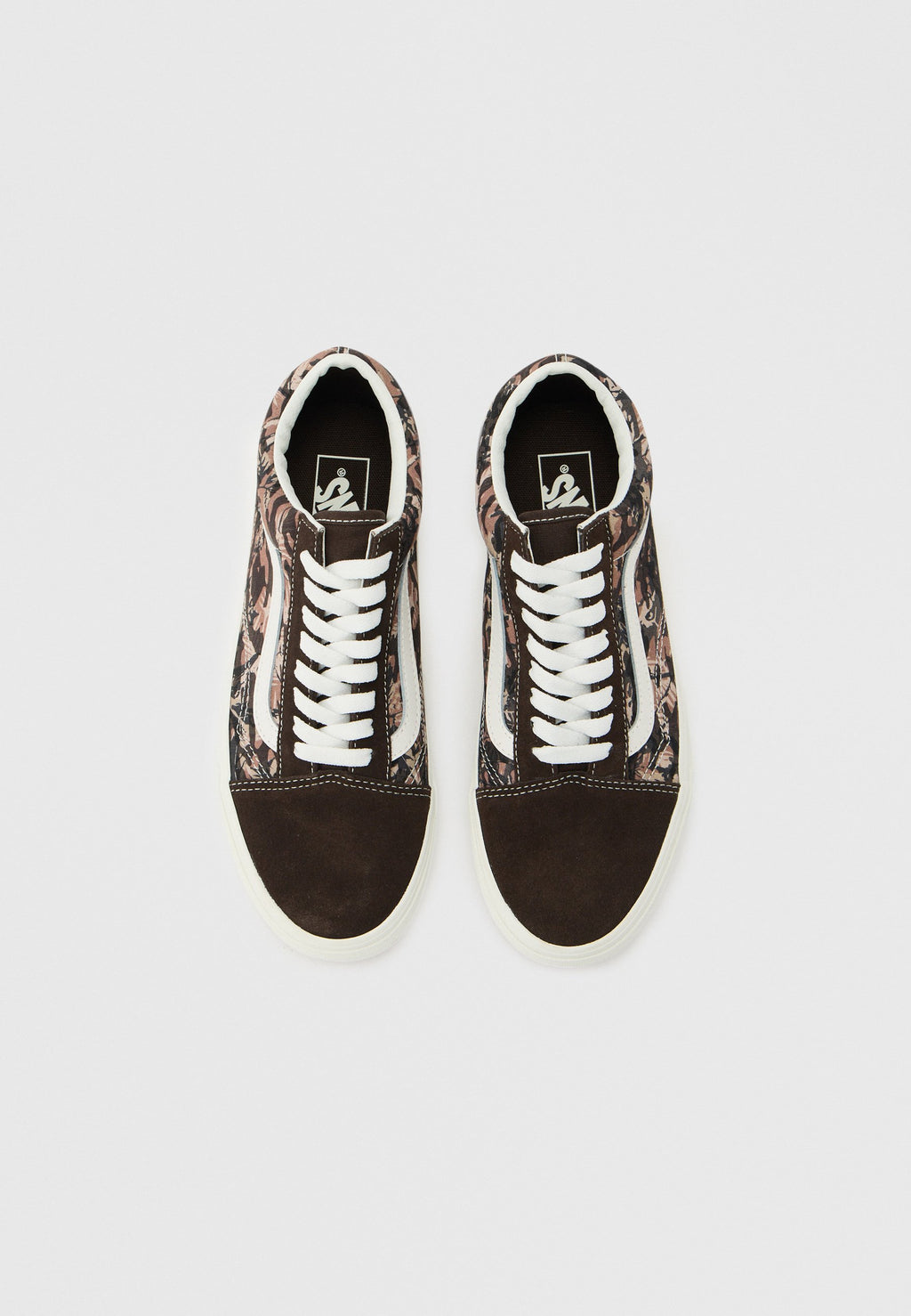 OLD SKOOL UNISEX - Skate shoes - brown