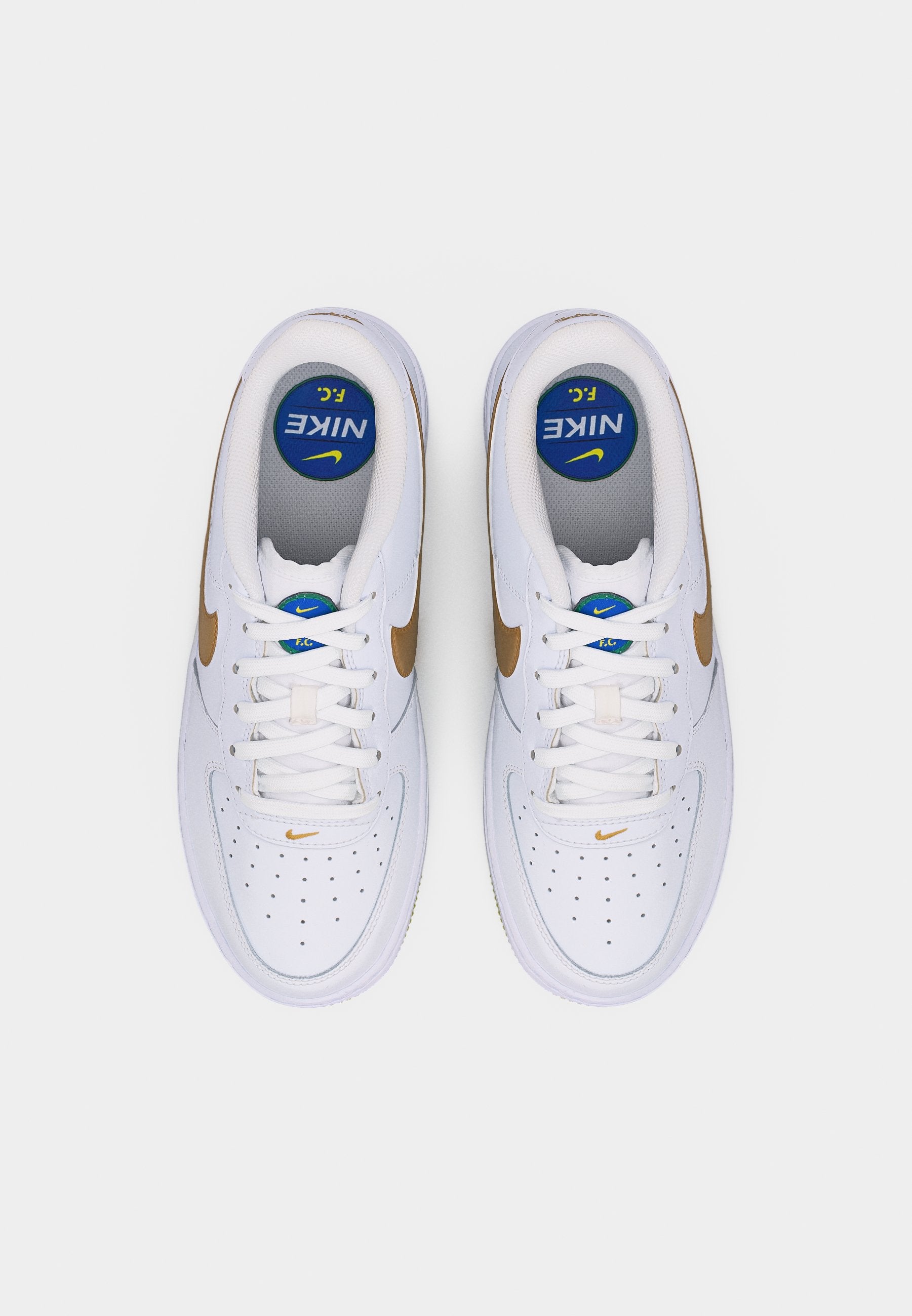 AIR FORCE 1 UNISEX - Trainers - white/metallic gold-coloured/soar/sonic yellow/malachite